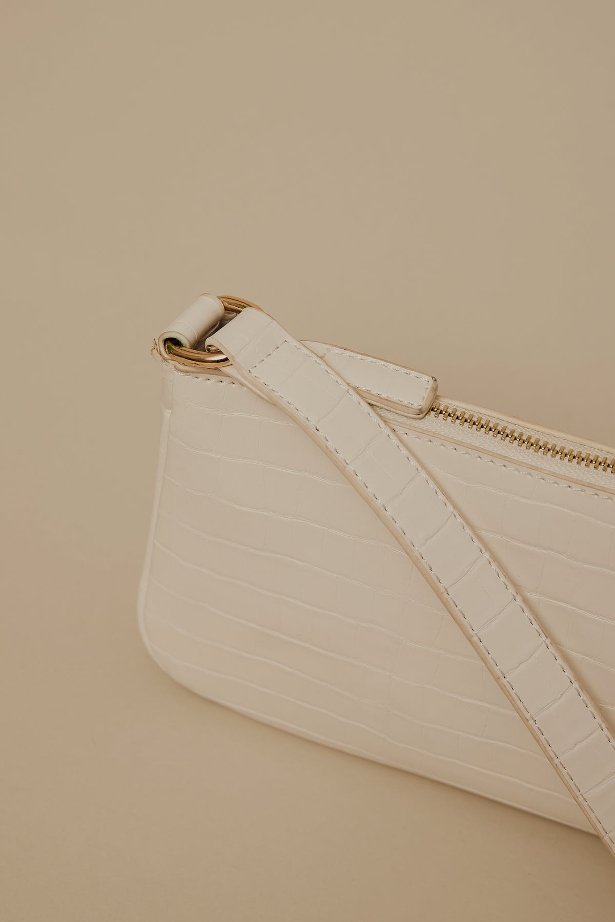 Token 90's Shoulder Bag White
