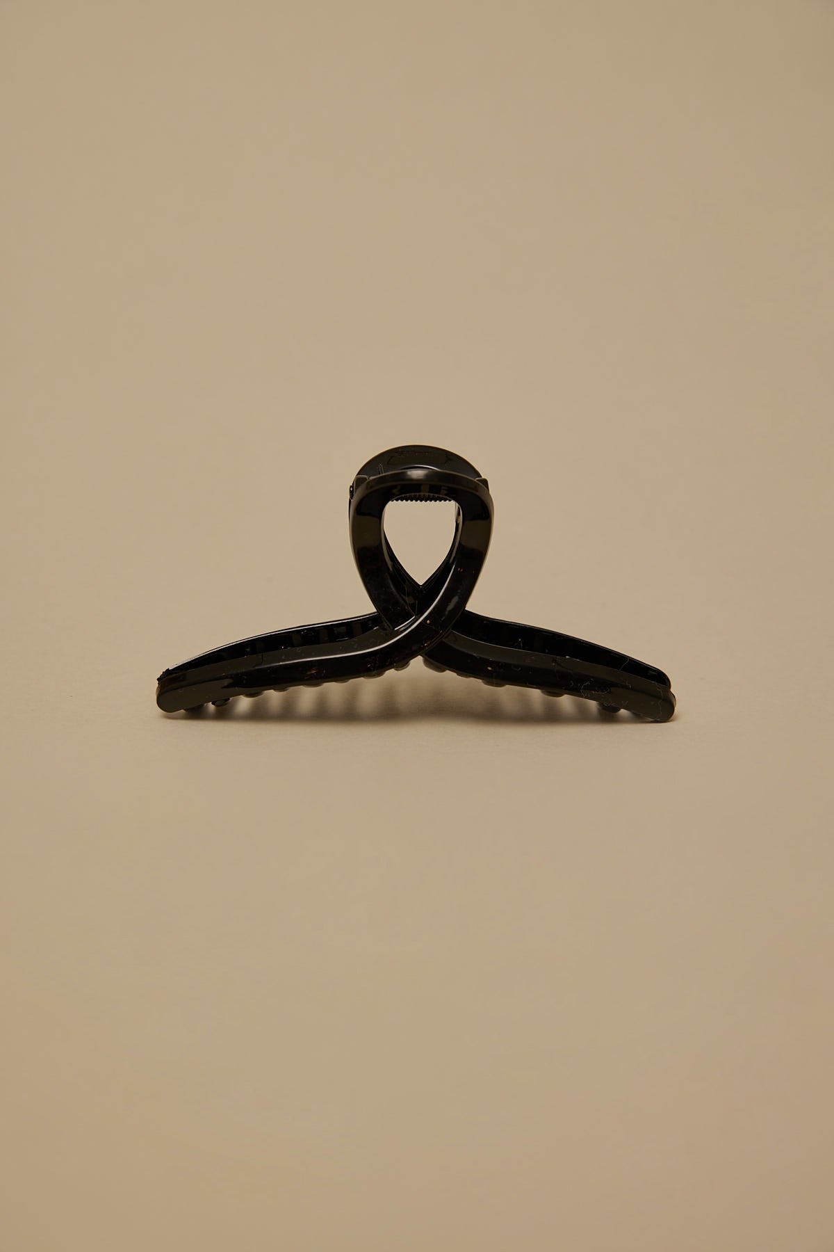 Token Twist Hair Claw Black