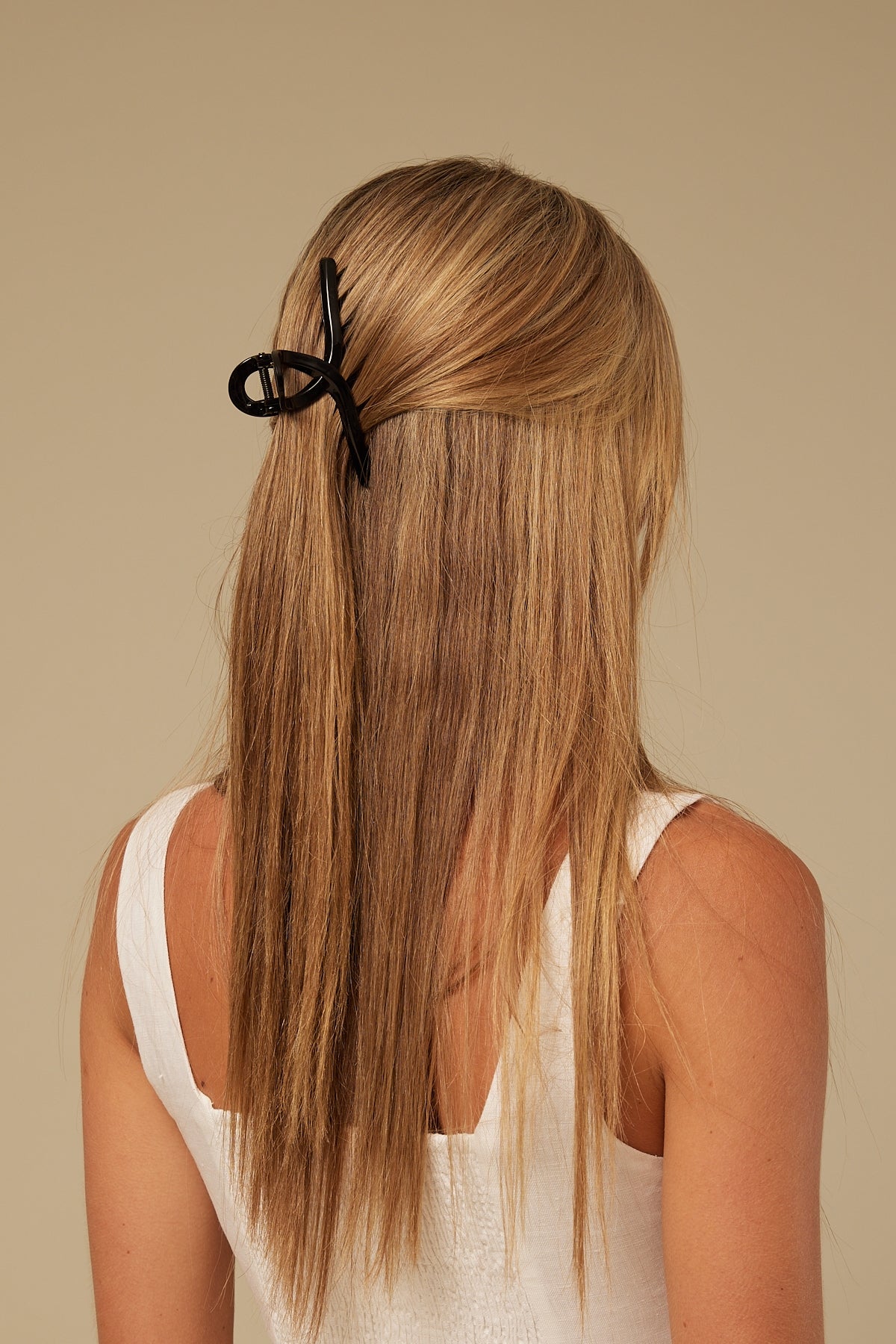 Token Twist Hair Claw Black