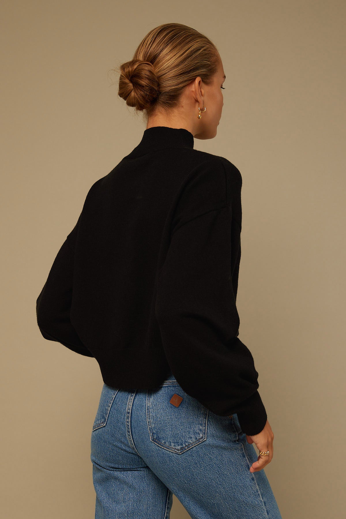 Perfect Stranger Miles Away Knit Black