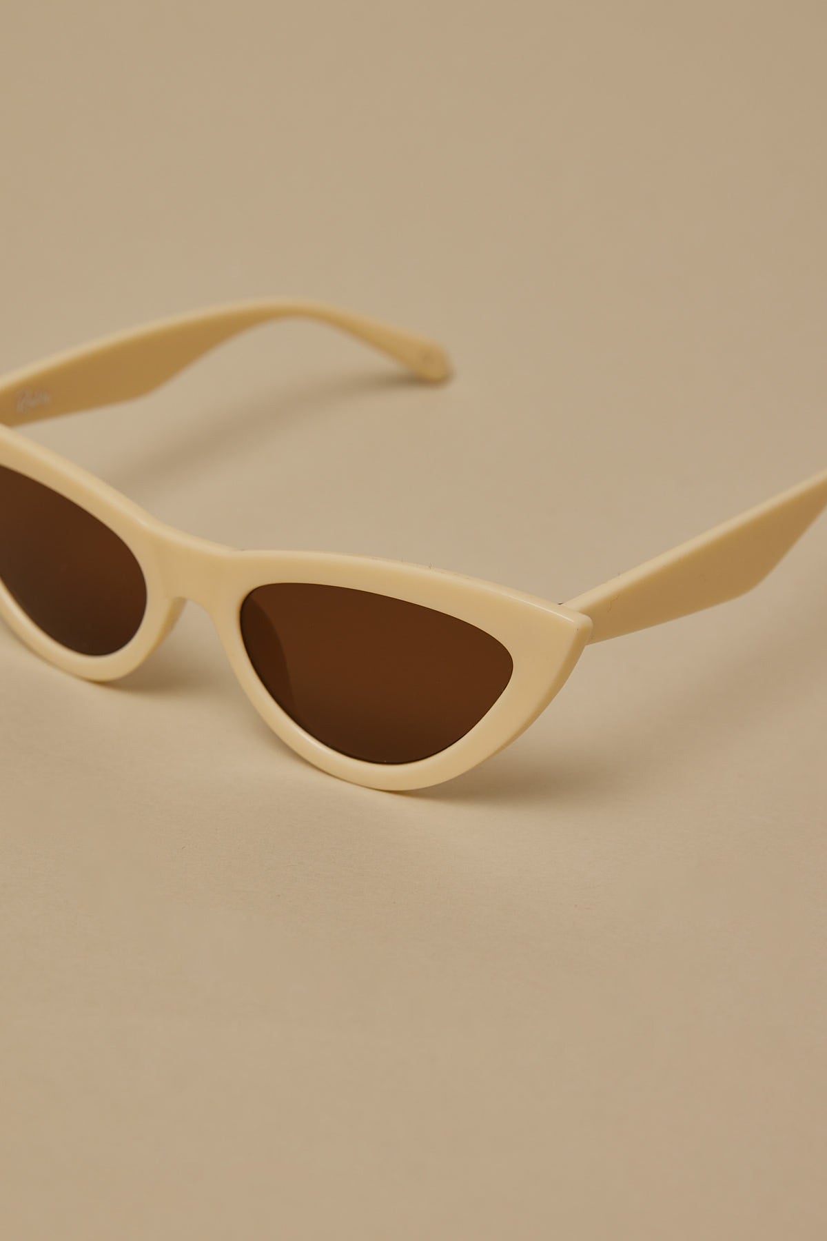 Reality Eyewear Kiss Kiss Bone