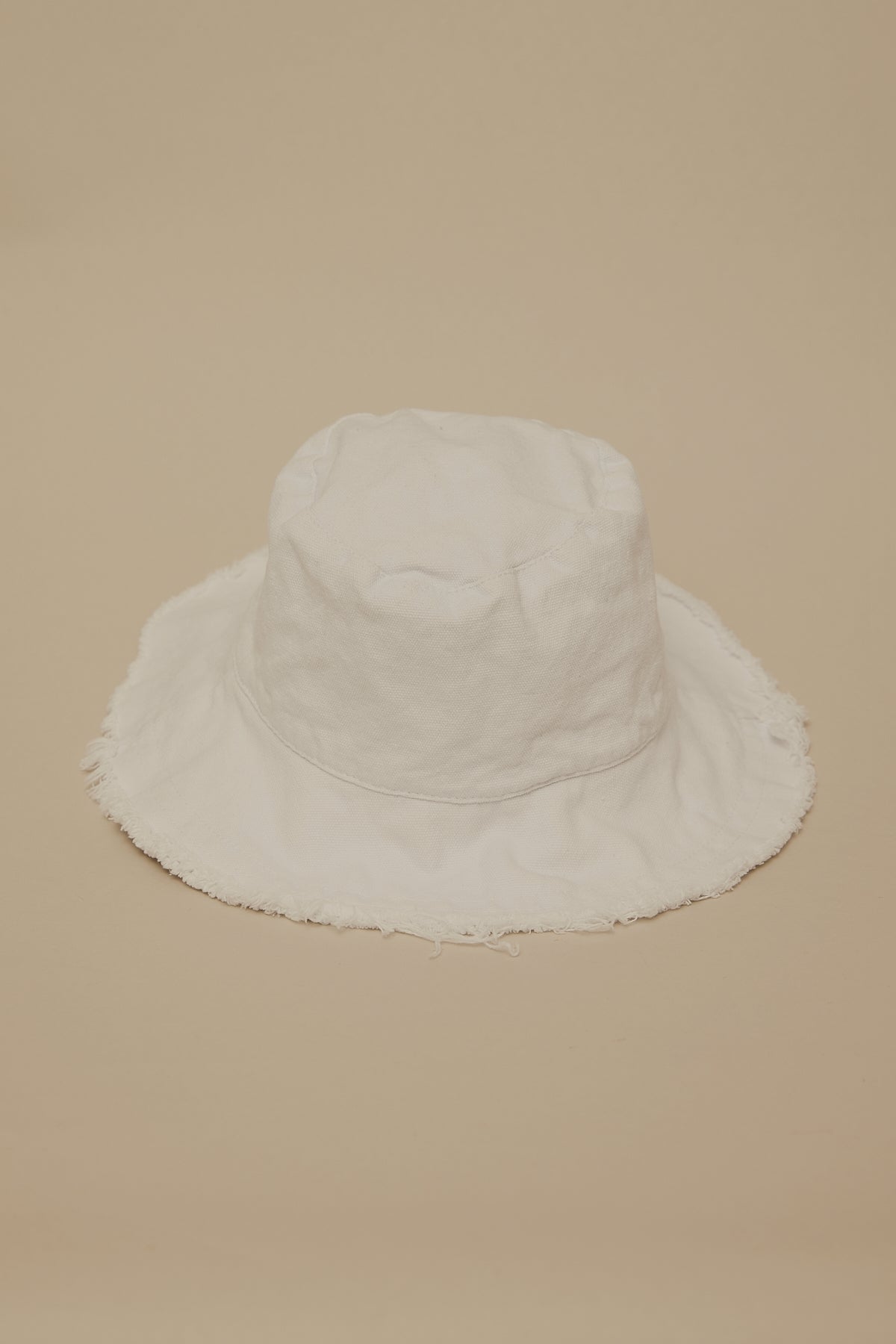 Token Frayed Edge Bucket Hat White