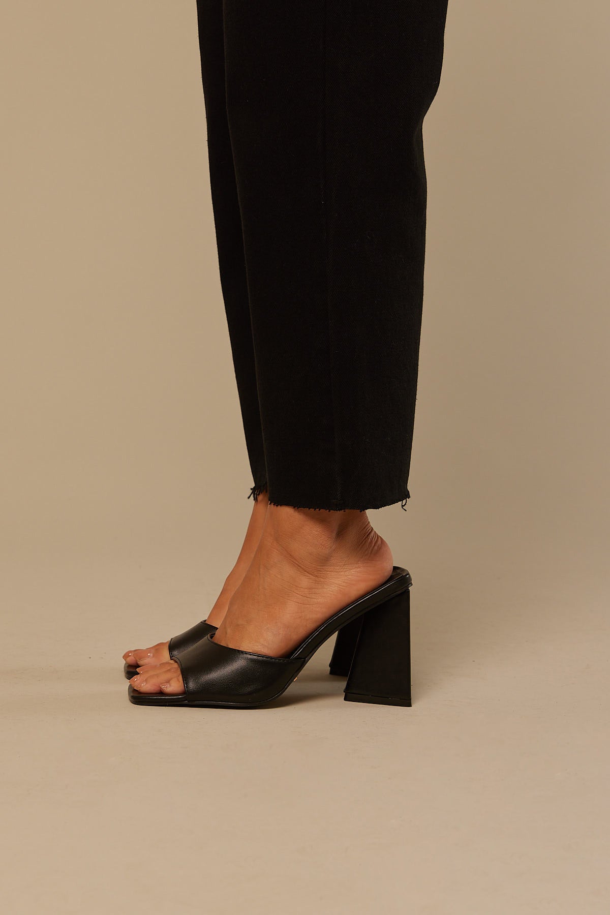 Billini Quinn Black