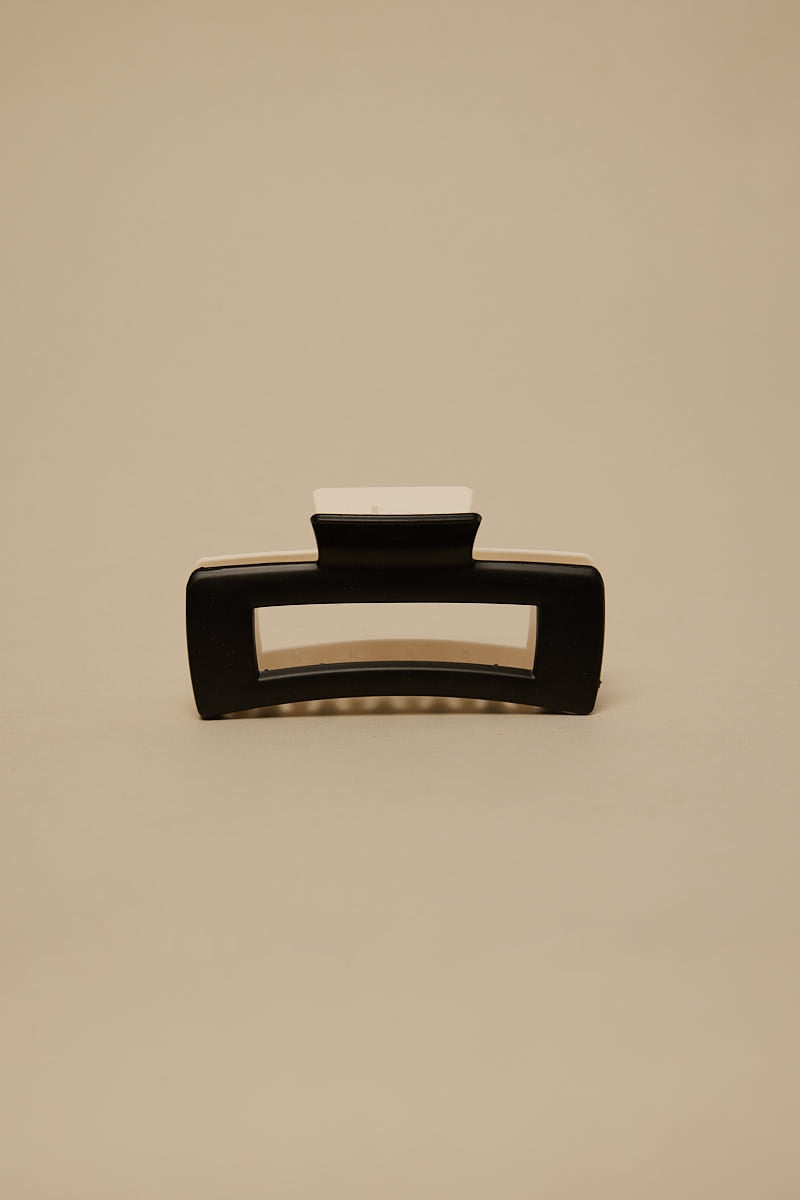 Token Contrast Hair Claw Black/White