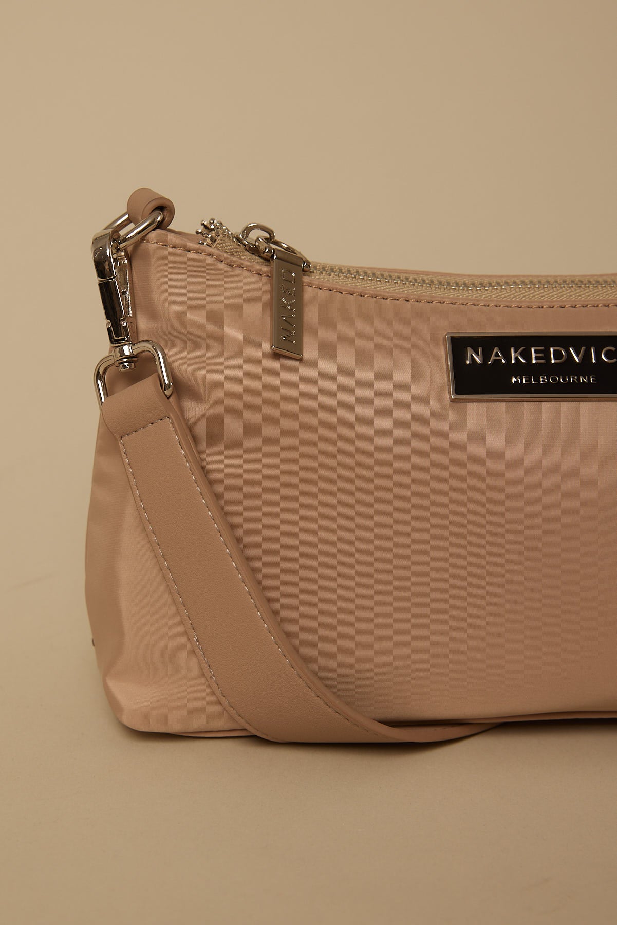 Nakedvice The Christy Sand