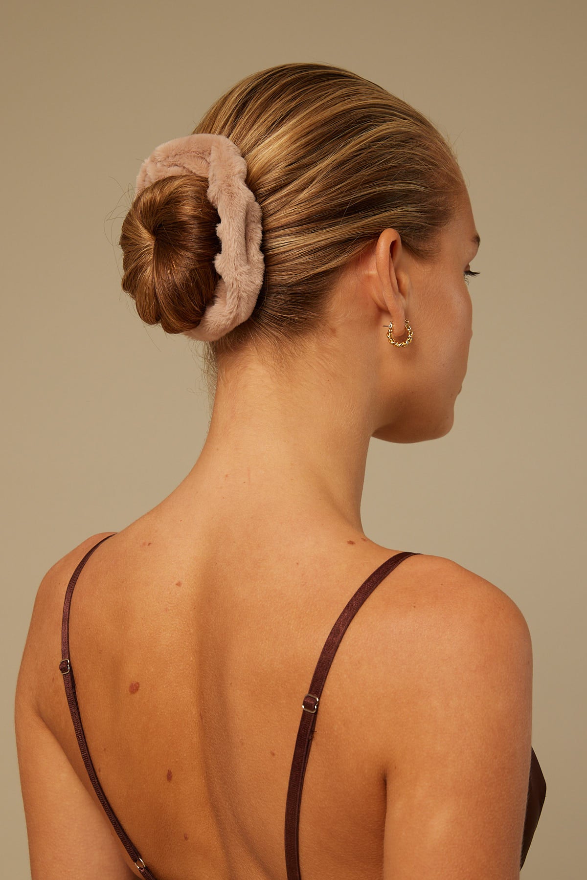 Perfect Stranger Samantha Hoop Earring Gold