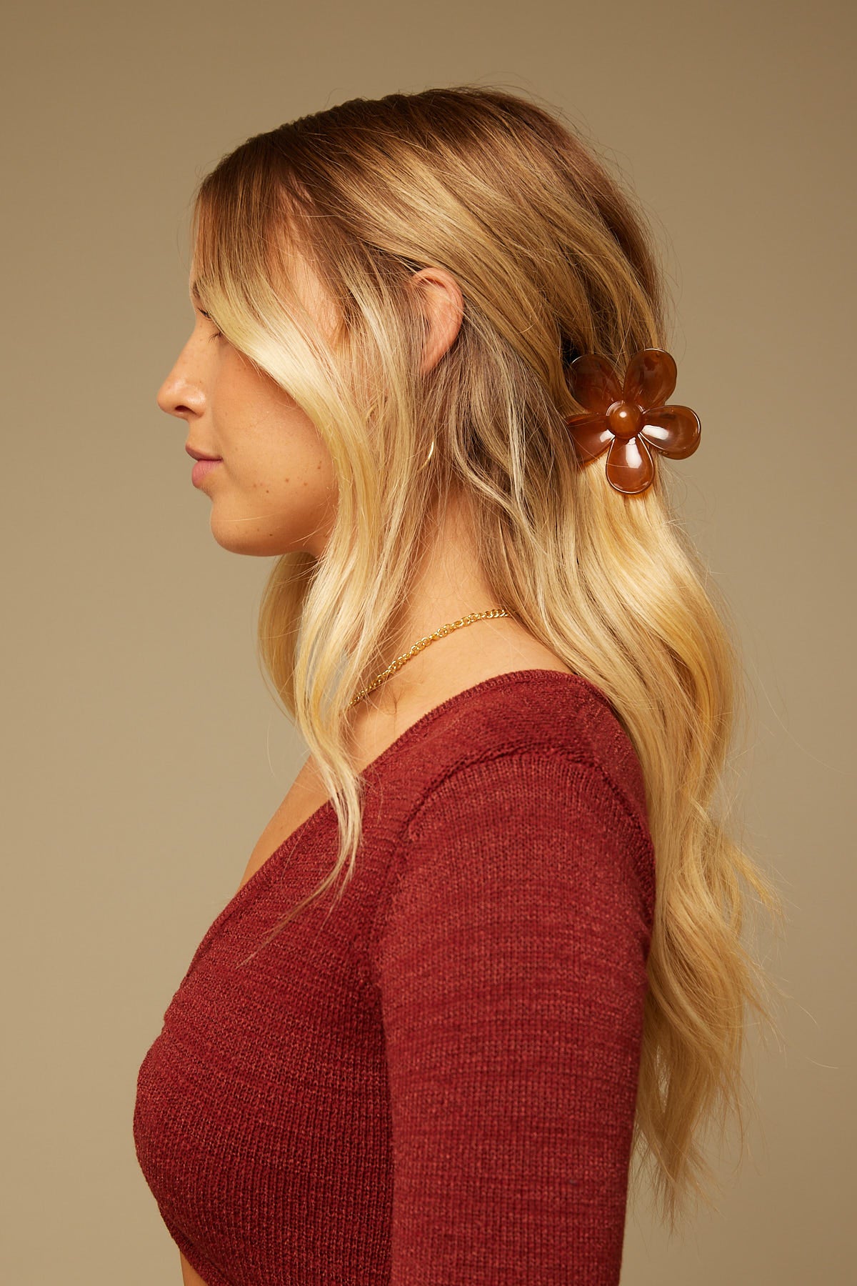Token Large Flower Hair Claw Caramel