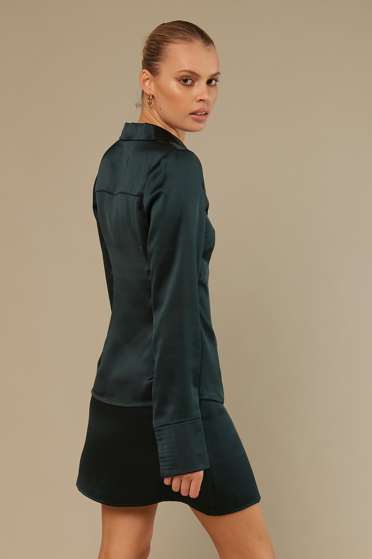 Perfect Stranger Stella L/SLV Satin Top Green