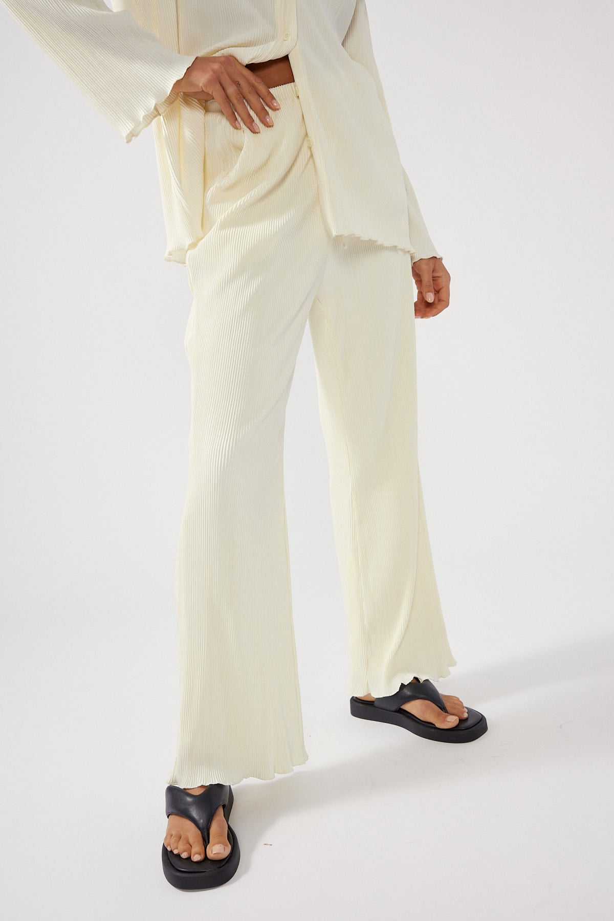 Perfect Stranger Plisse Pant Cream