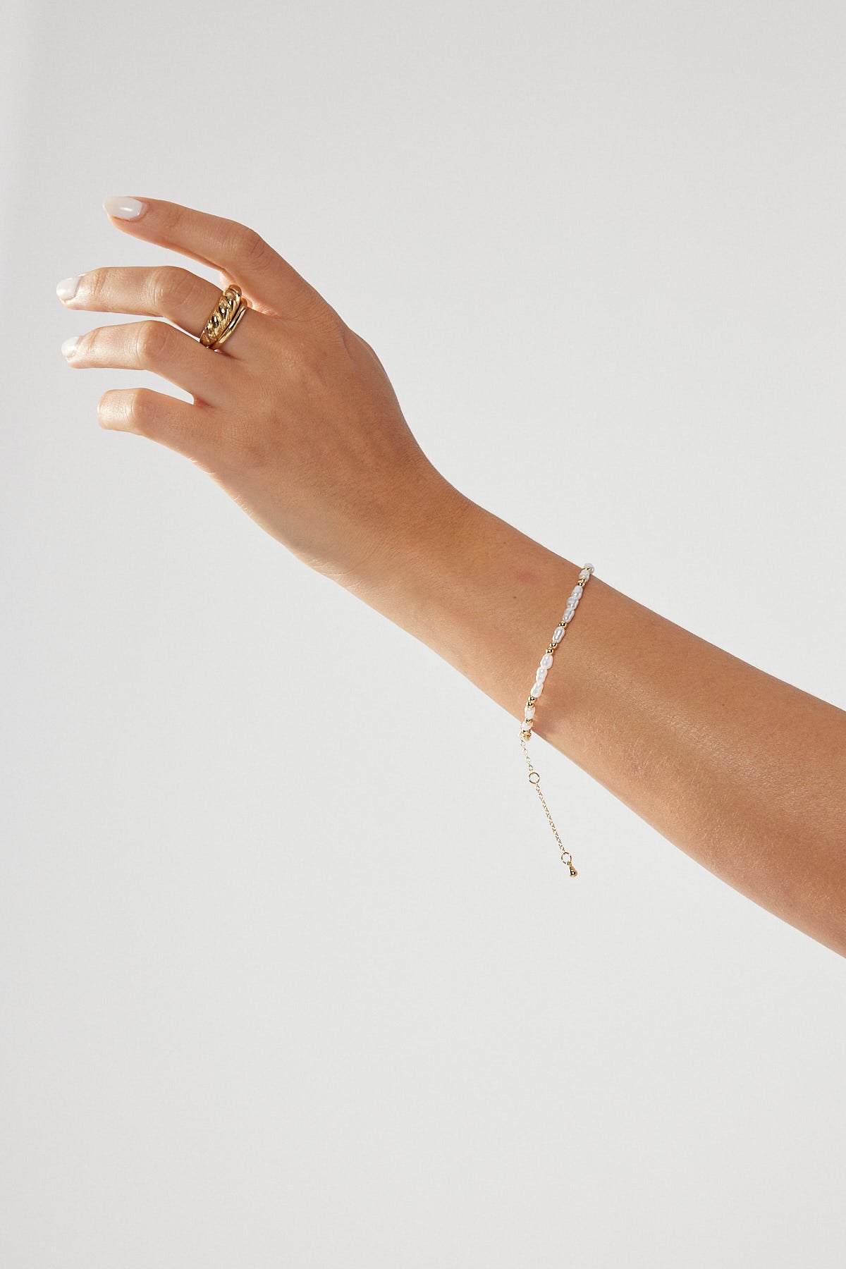 Perfect Stranger Essence Plated Pearl Bracelet 18K Gold Plated