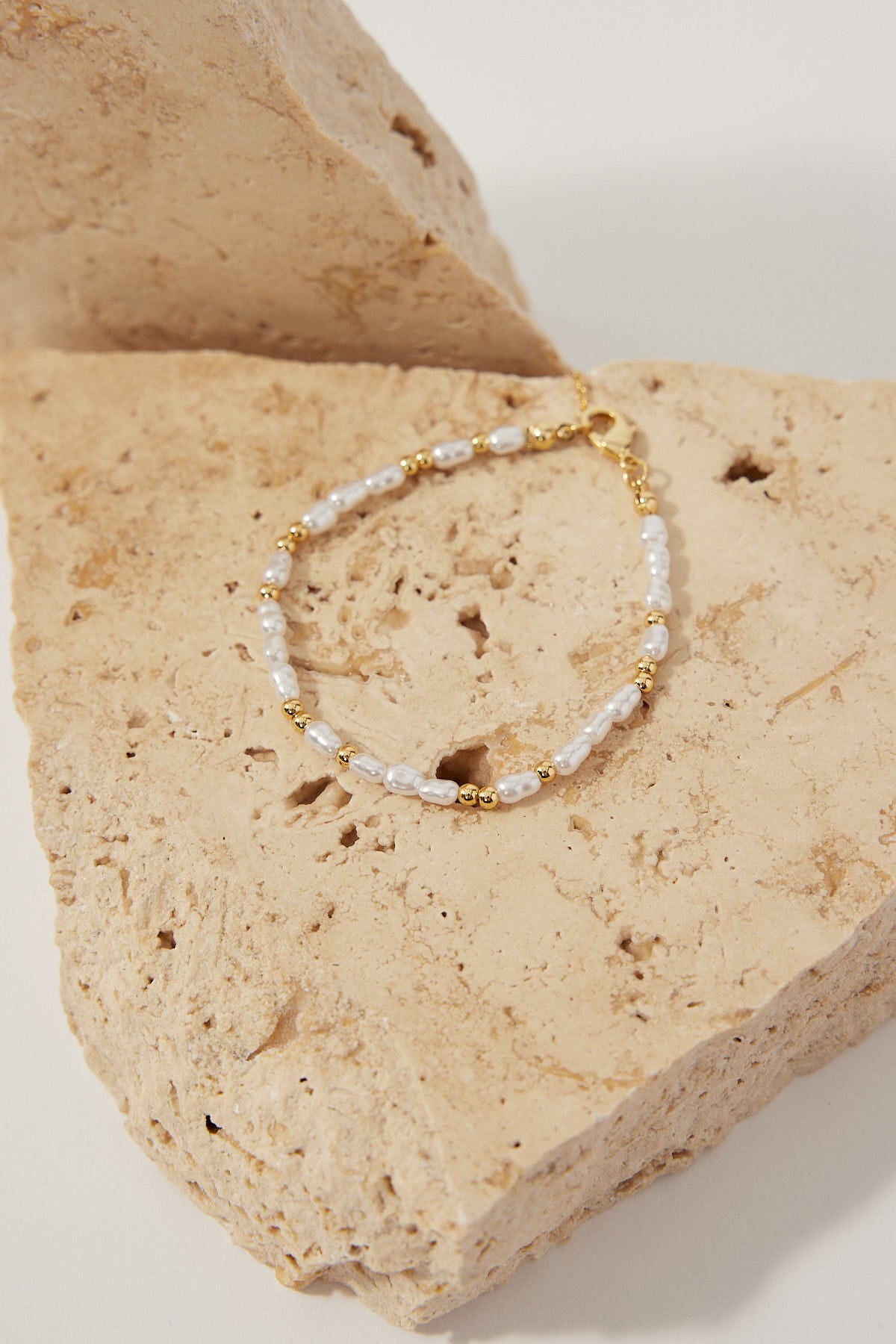 Perfect Stranger Essence Plated Pearl Bracelet 18K Gold Plated