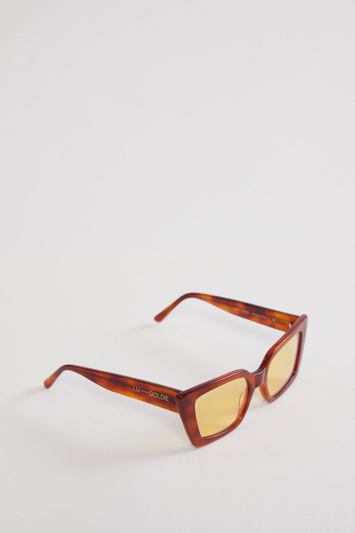 Lu Goldie Lucia Chestnut