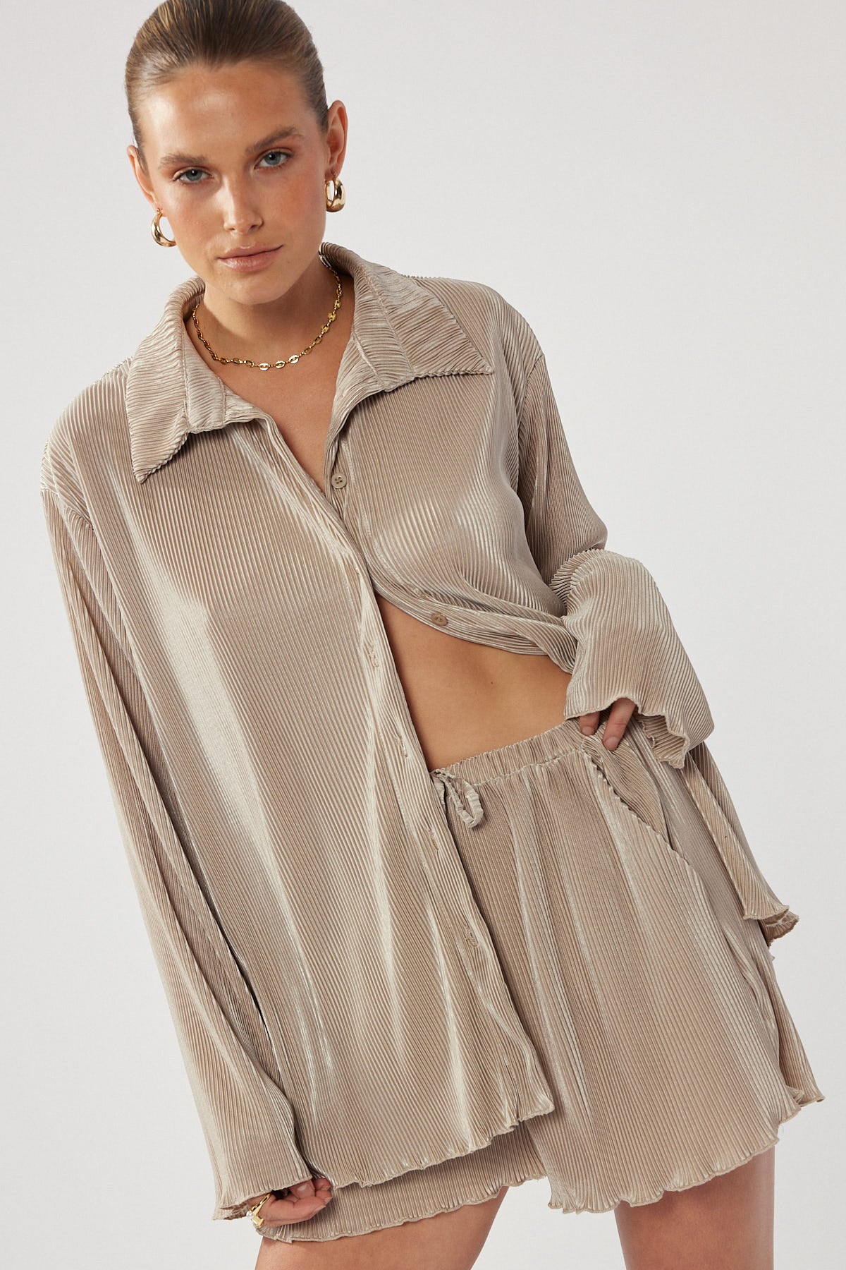 Perfect Stranger Plisse Short Taupe
