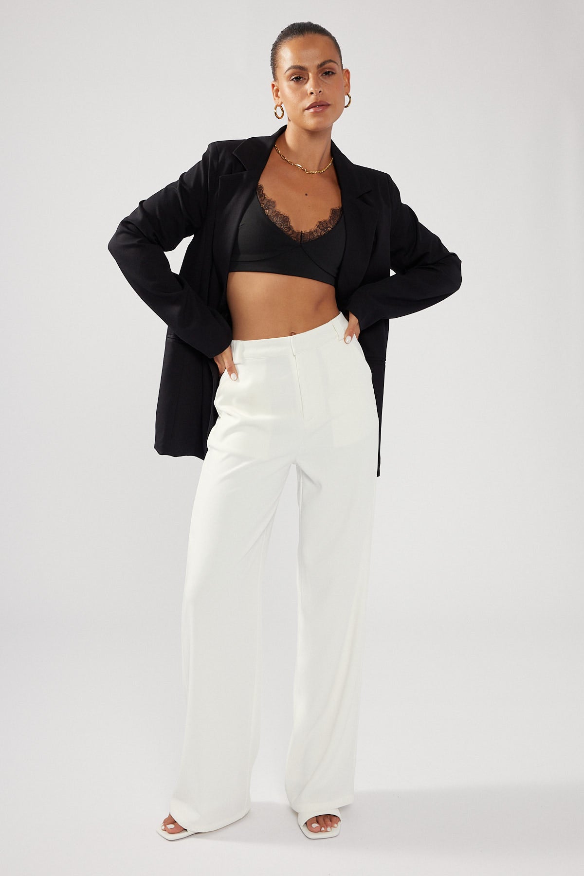 Perfect Stranger Cuddle Me Bralette Black