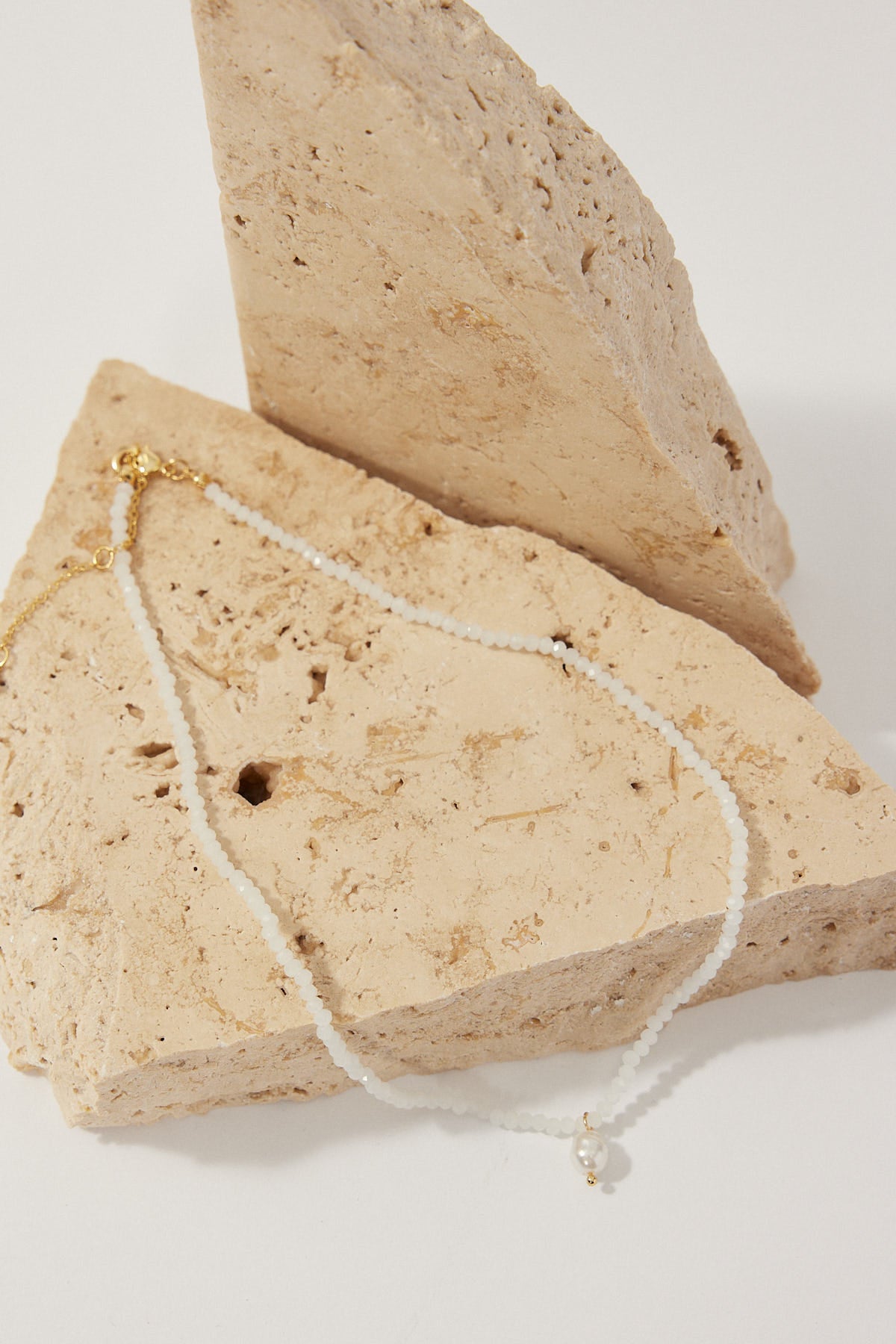 Perfect Stranger Drop Pearl Bead Necklace White
