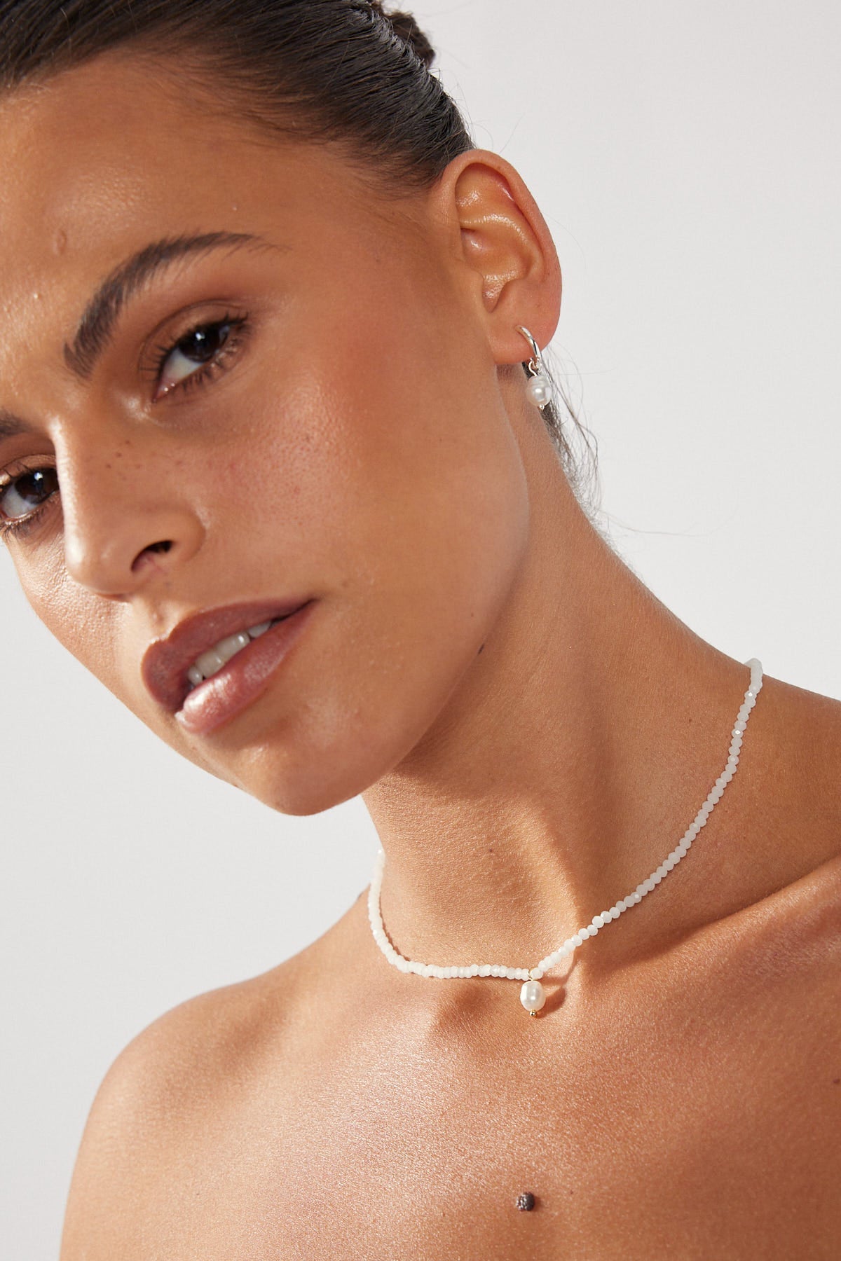 Perfect Stranger Drop Pearl Bead Necklace White