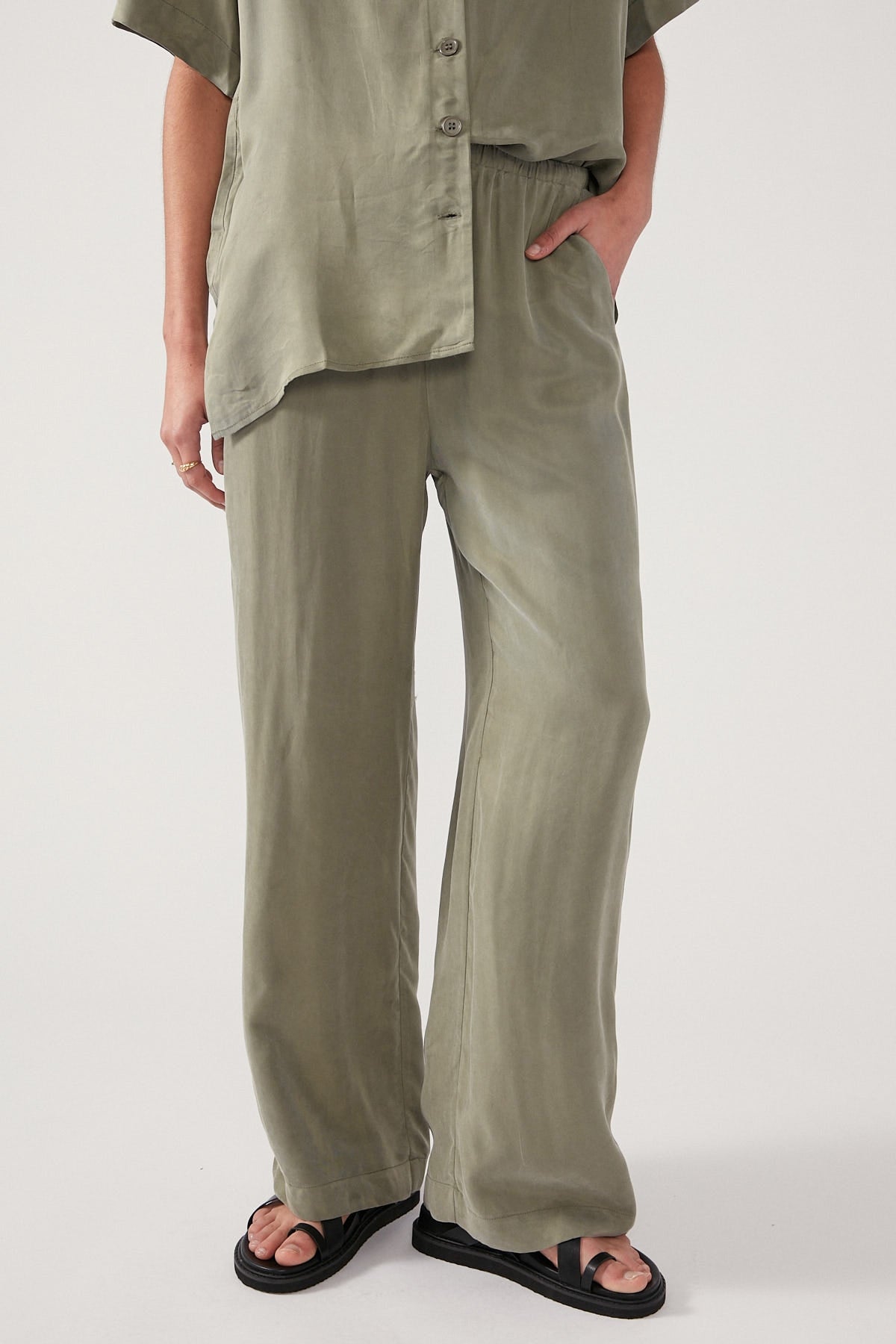 Perfect Stranger Ace Cupro Pant Sage