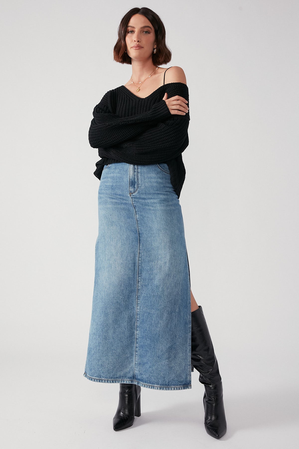 Perfect Stranger V-Neck Slouch Jumper Black