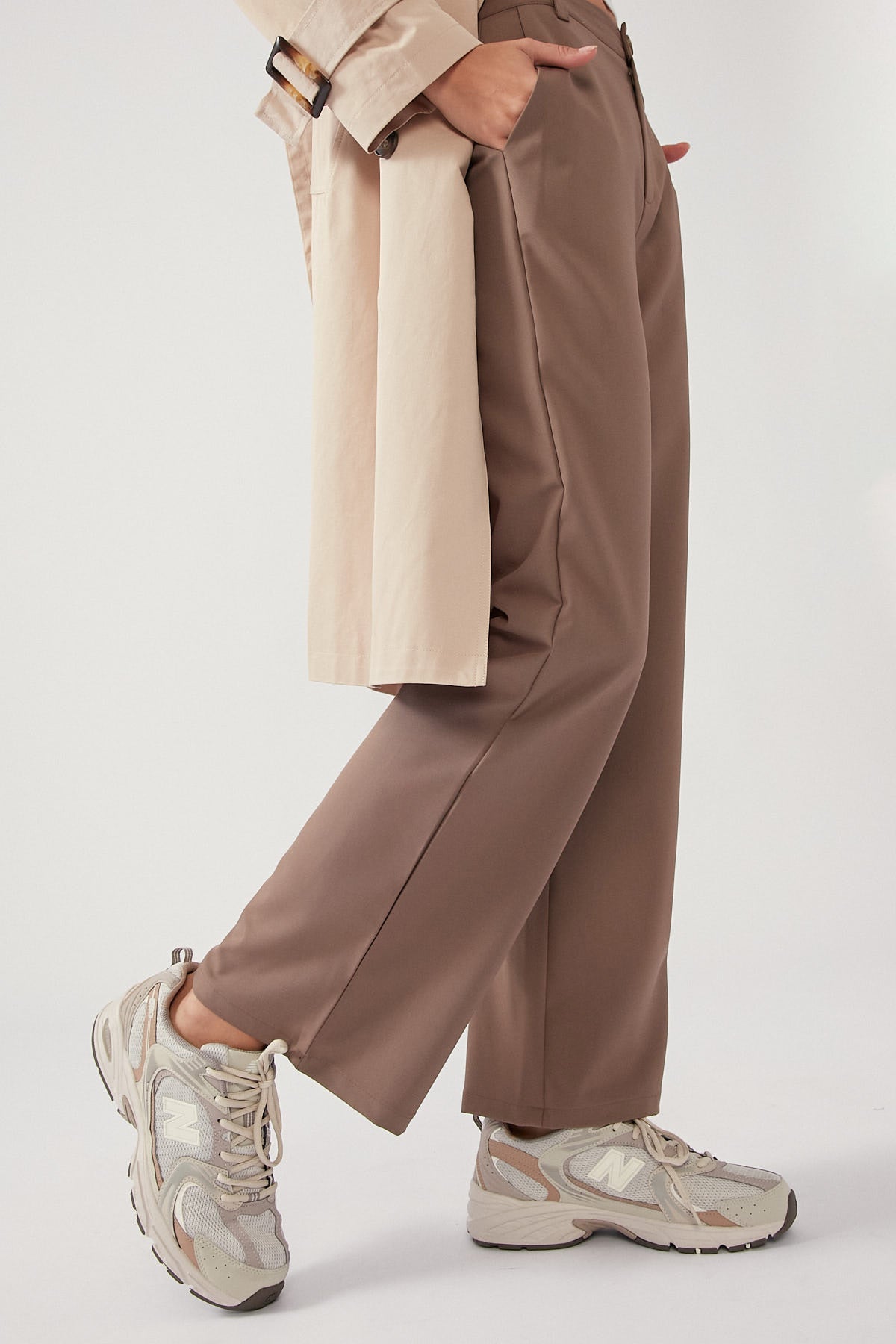 Perfect Stranger Locale Pant Brown