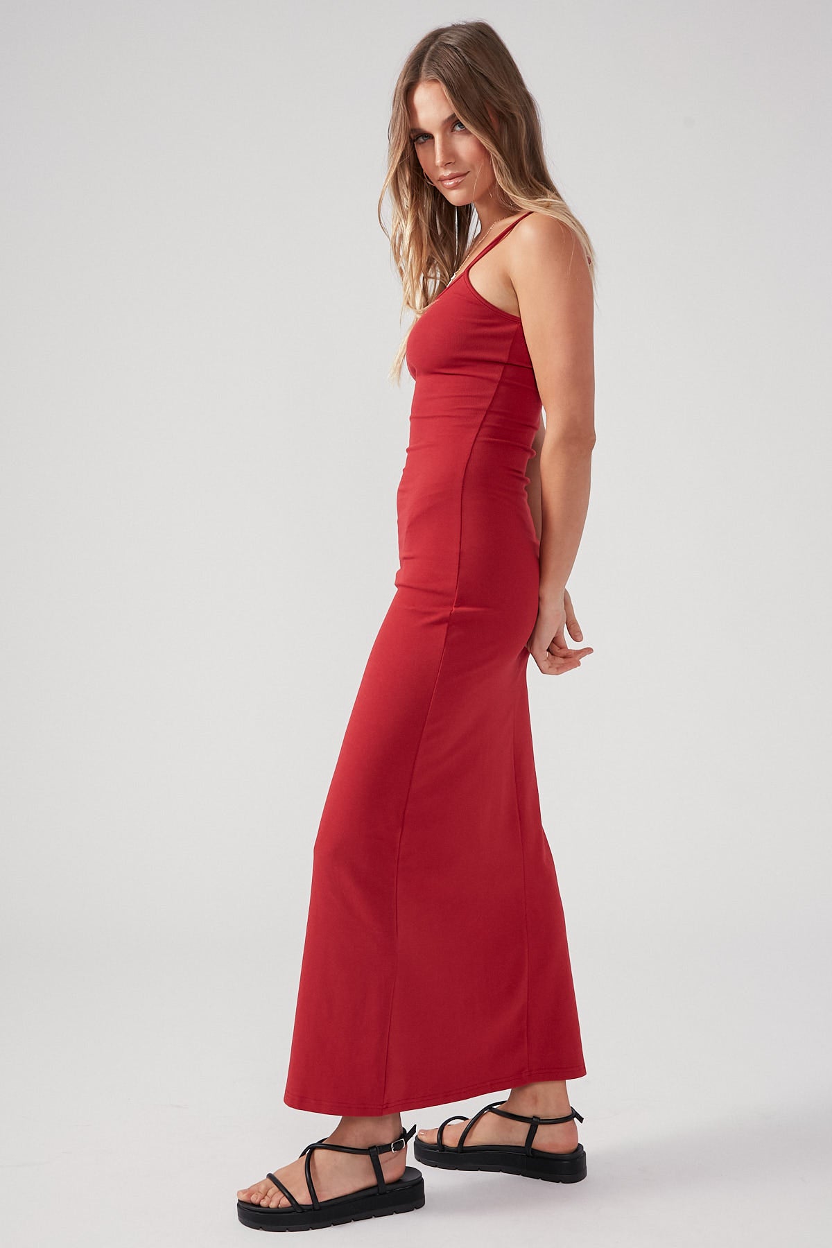 Perfect Stranger Emma Simple Petite Maxi Dress Red