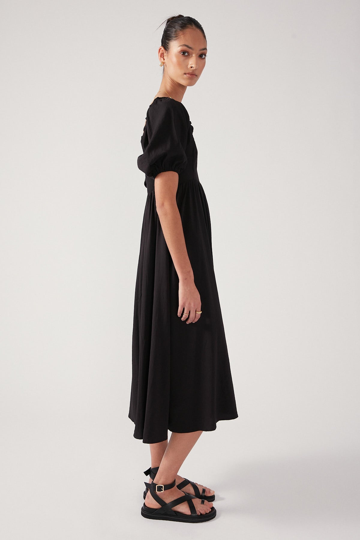 Perfect Stranger Elena Puff Sleeve Midi Black