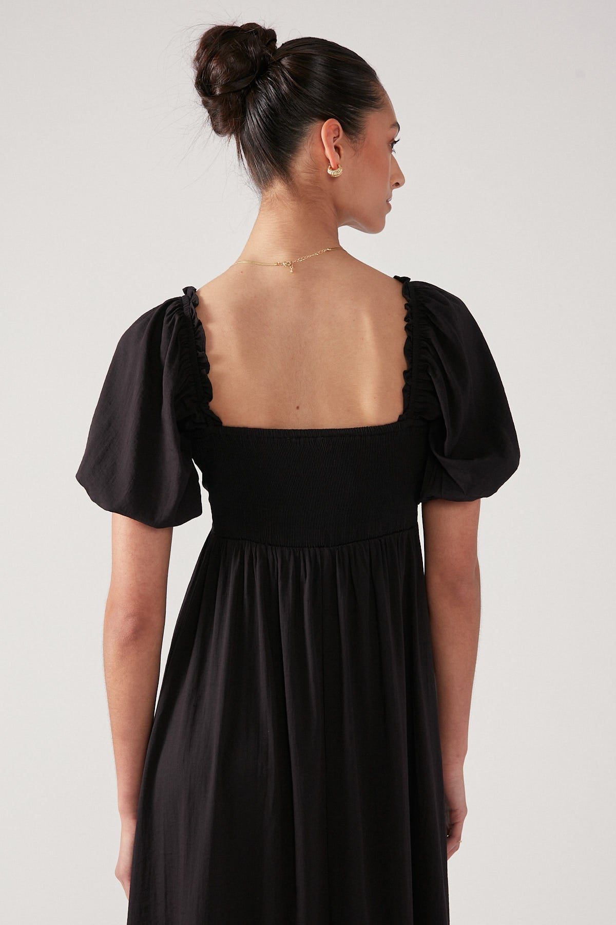 Perfect Stranger Elena Puff Sleeve Midi Black