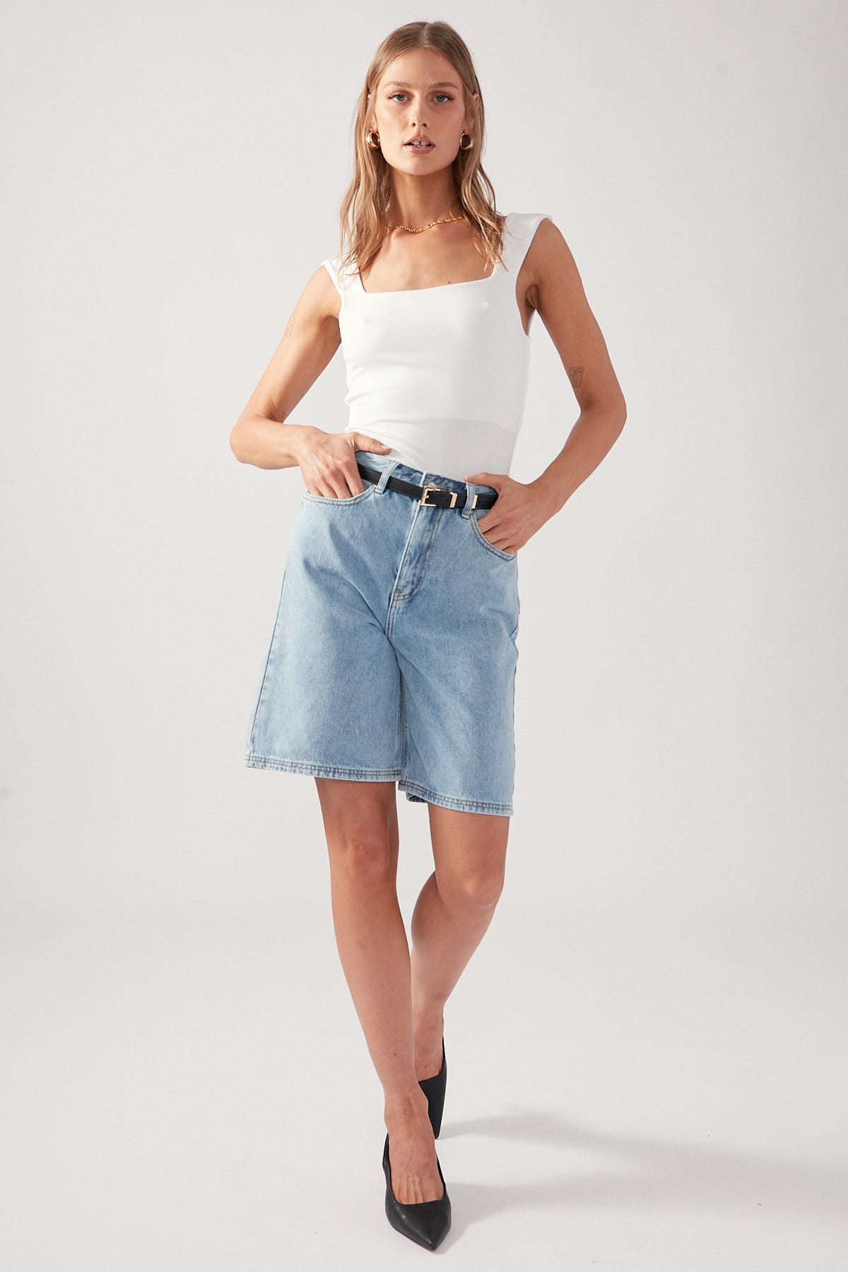 Perfect Stranger Maika Mid Rise Denim Jorts Washed Blue