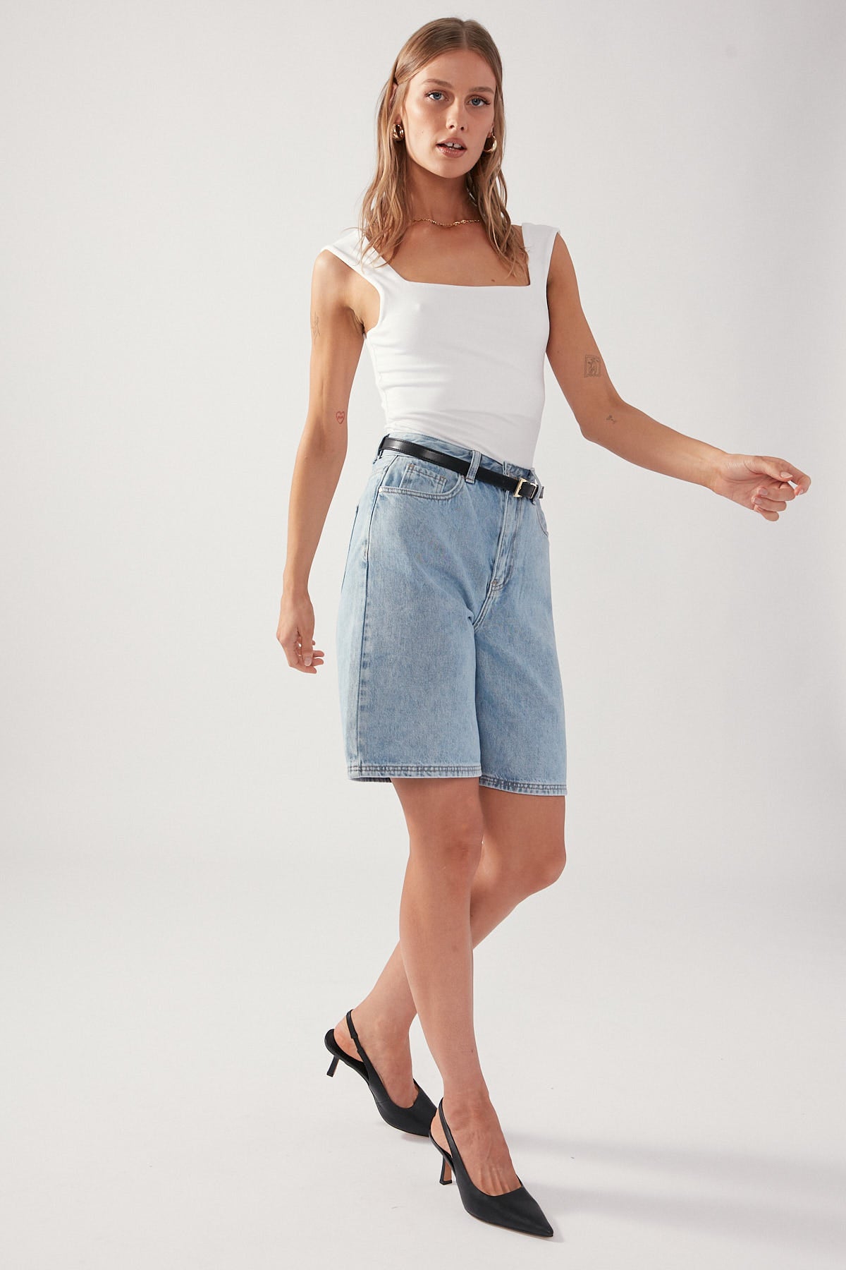 Perfect Stranger Maika Mid Rise Denim Jorts Washed Blue