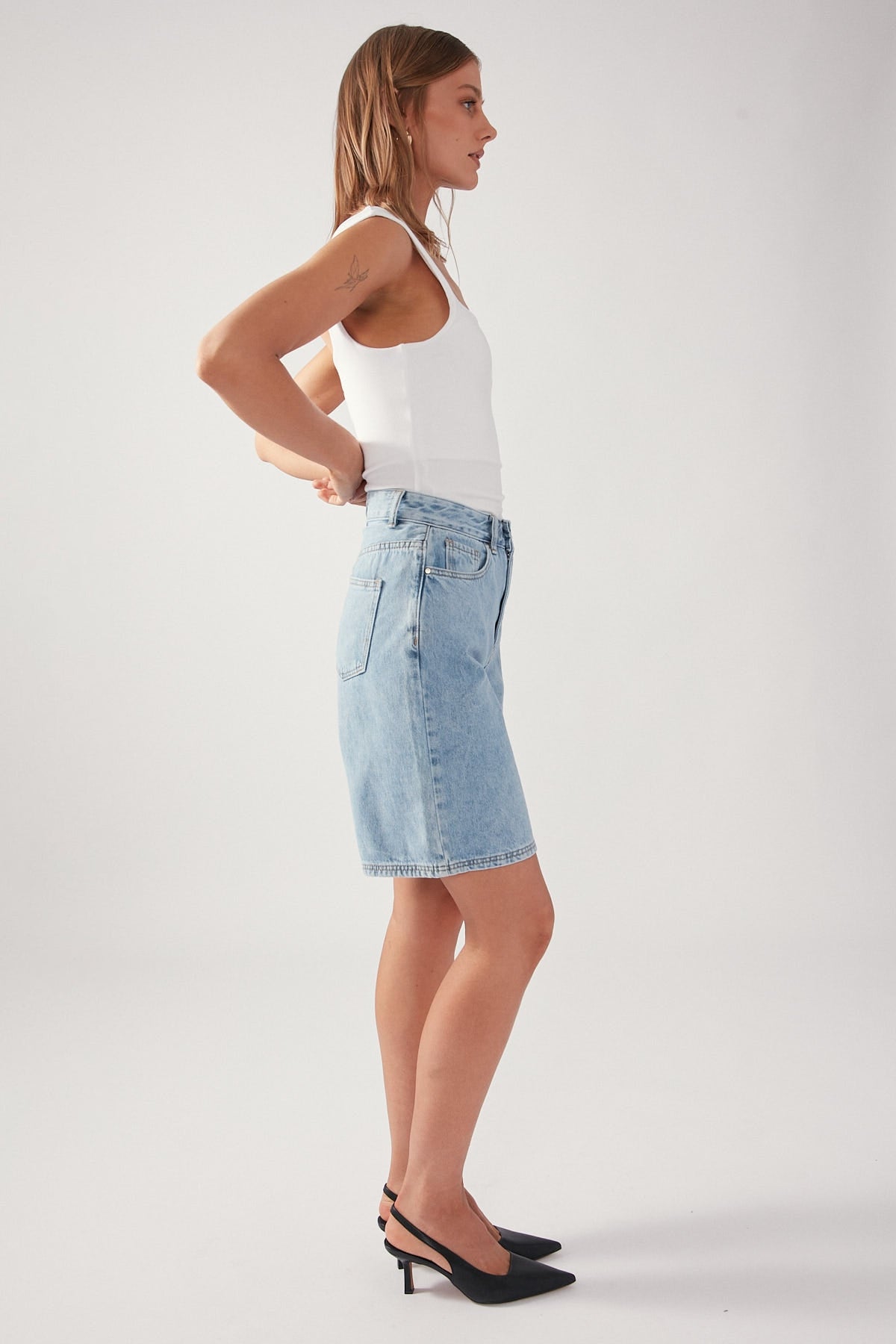 Perfect Stranger Maika Mid Rise Denim Jorts Washed Blue