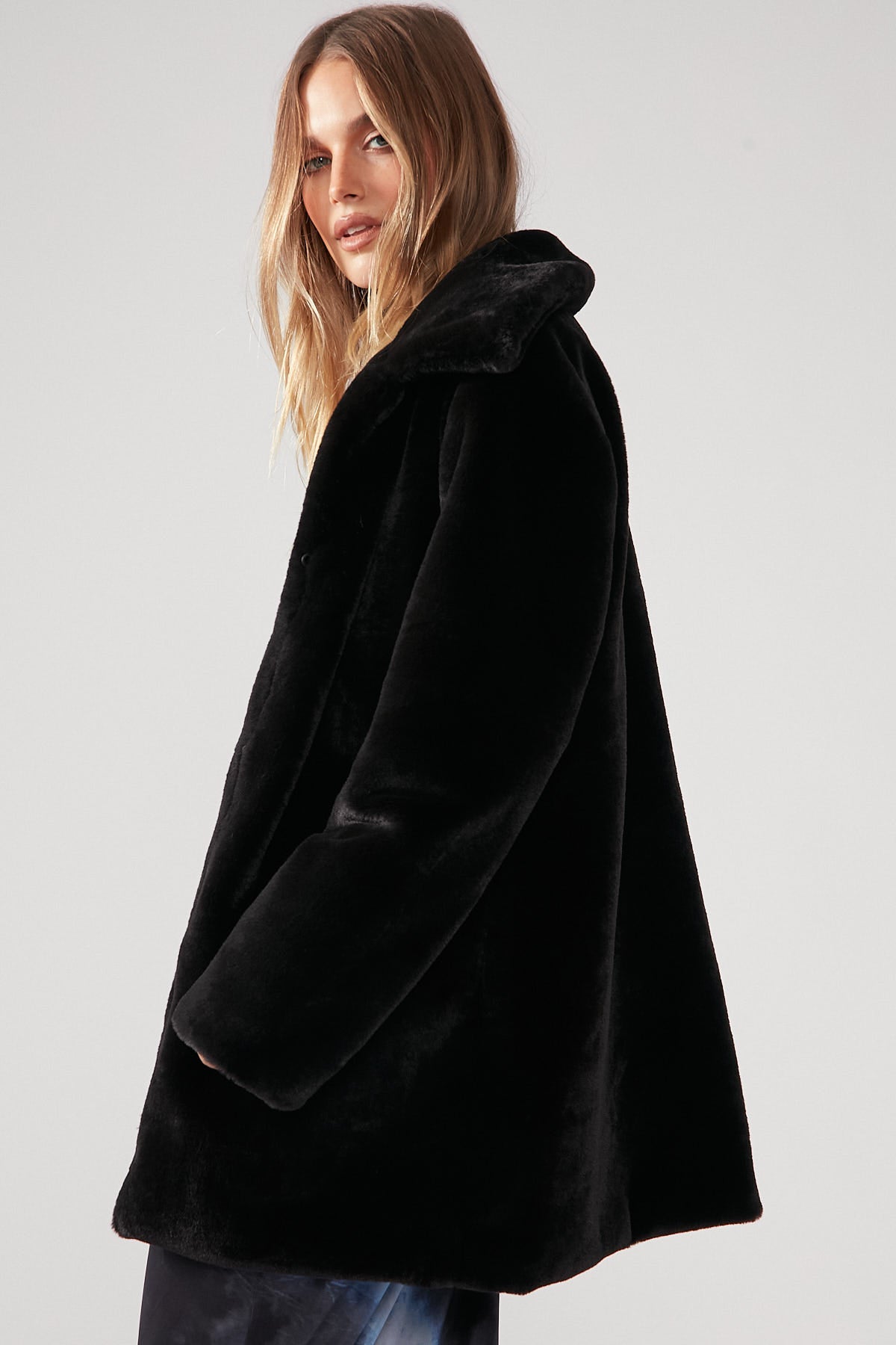 Perfect Stranger Mariah Faux Fur Coat Black