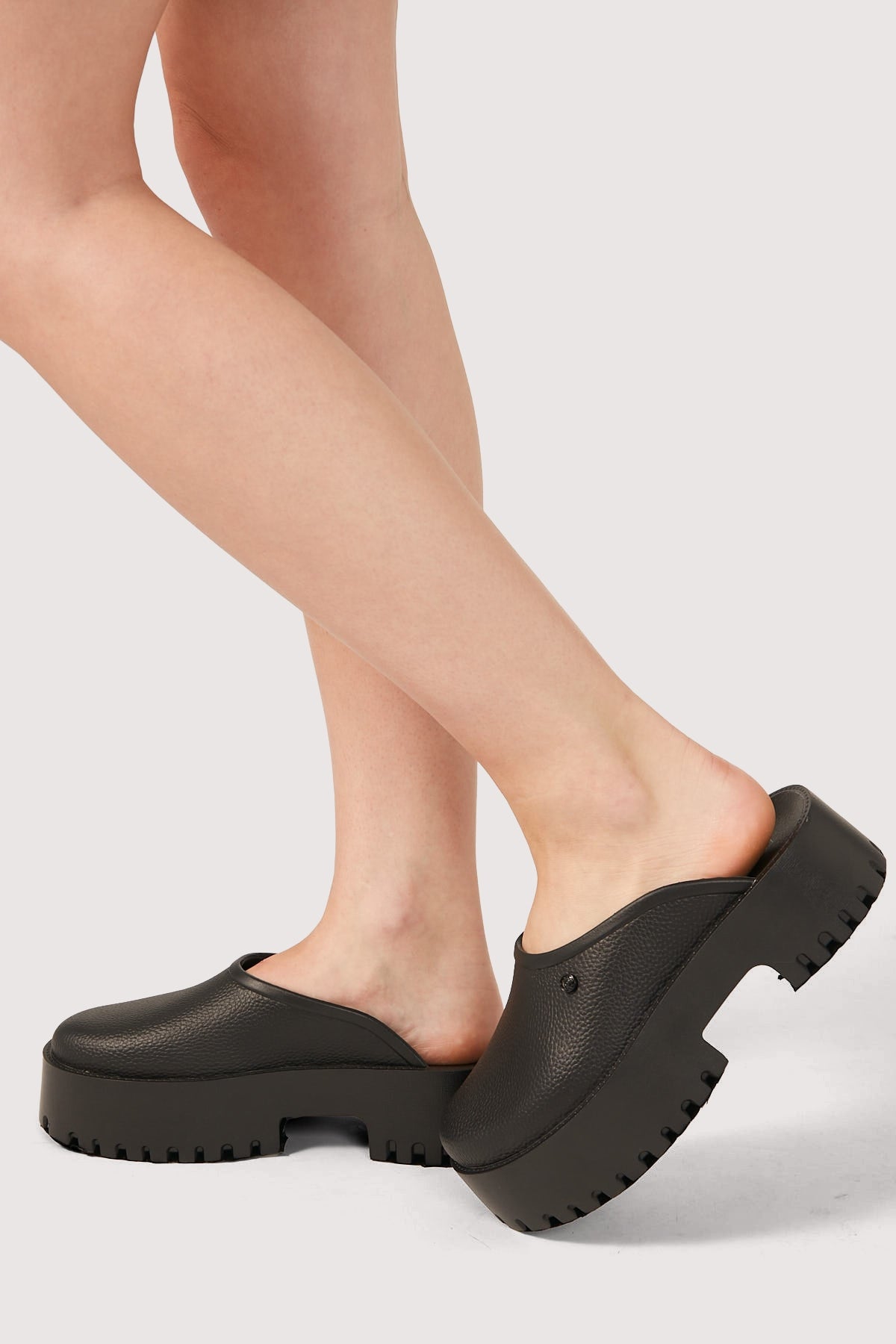 Therapy Zomp Clog Black