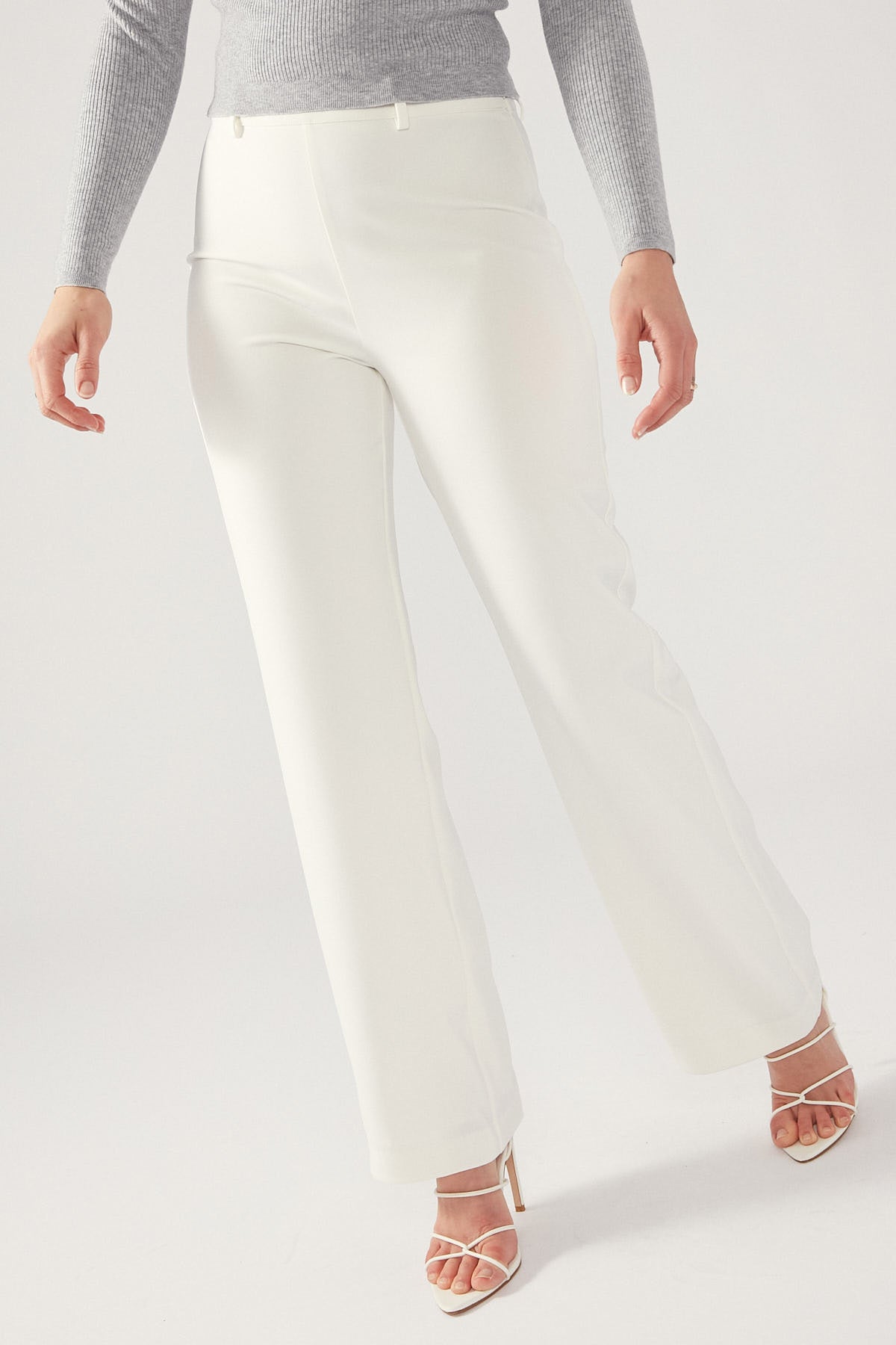 Perfect Stranger Sally Slim Leg Pant White
