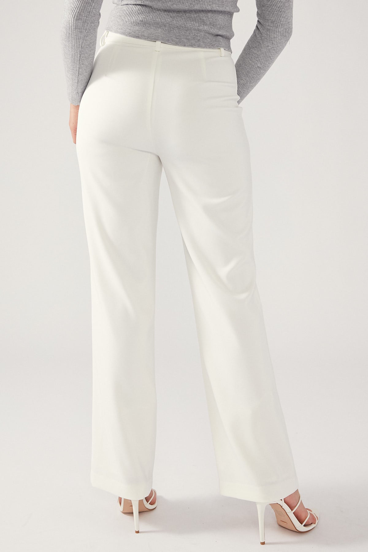 Perfect Stranger Sally Slim Leg Pant White
