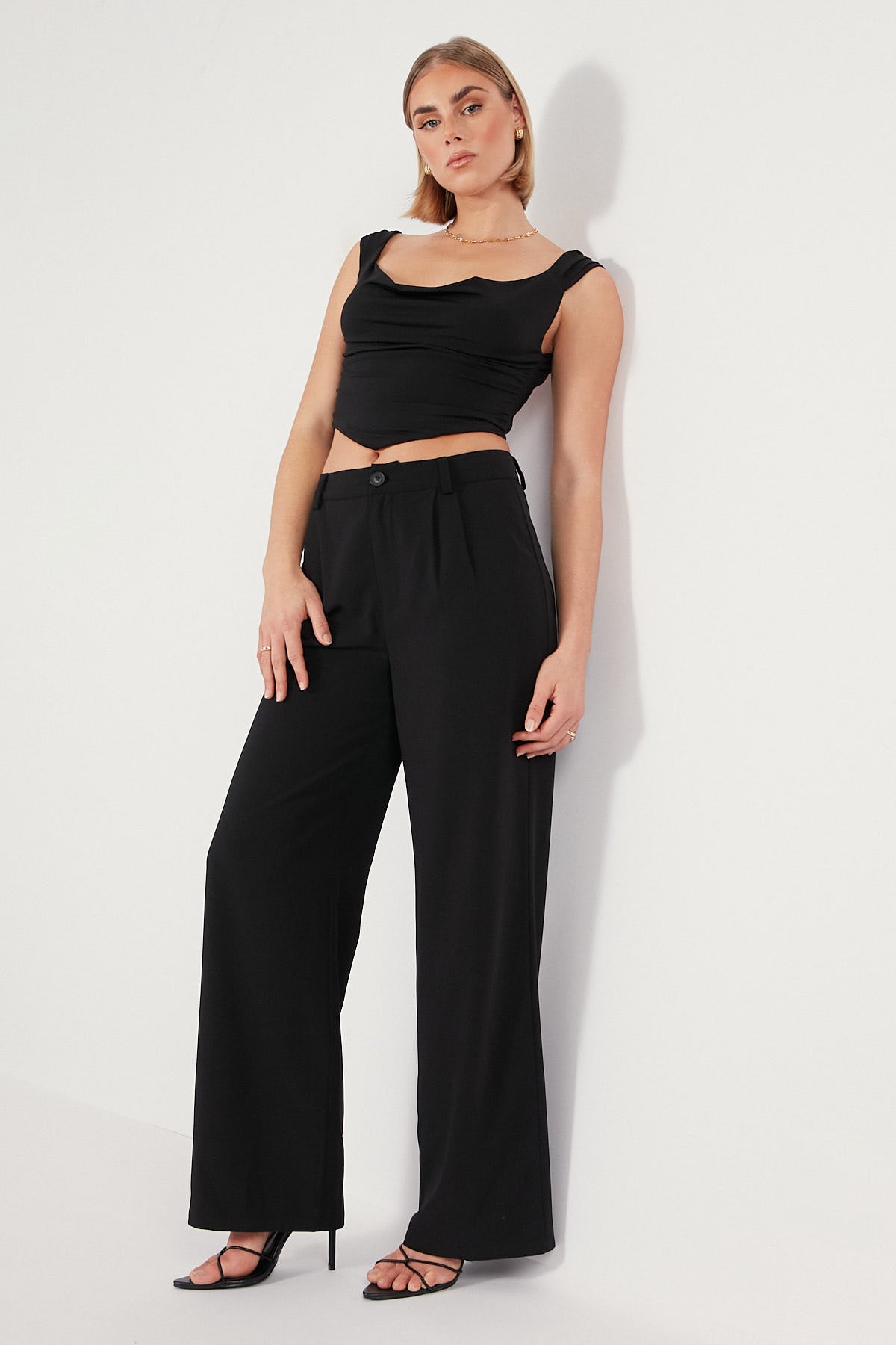 Perfect Stranger Eva Mid Rise Pleat Pant Black