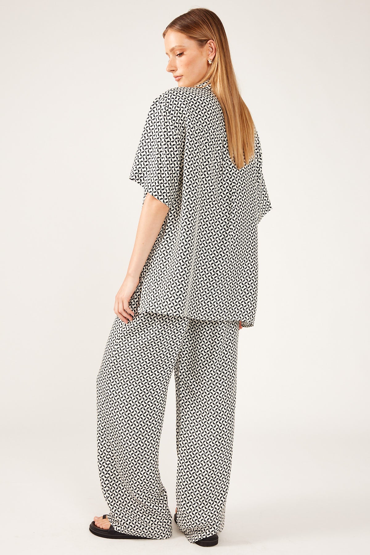 Perfect Stranger GEO PATTERN PANT White Print