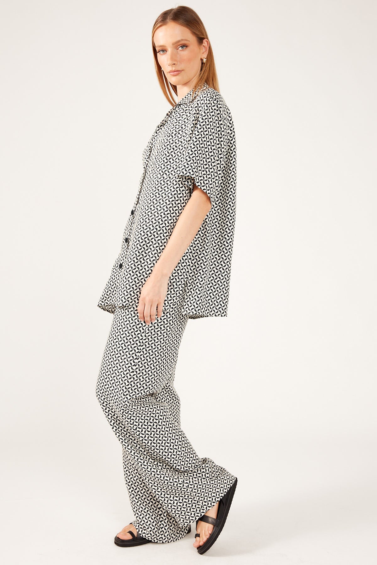 Perfect Stranger GEO PATTERN PANT White Print