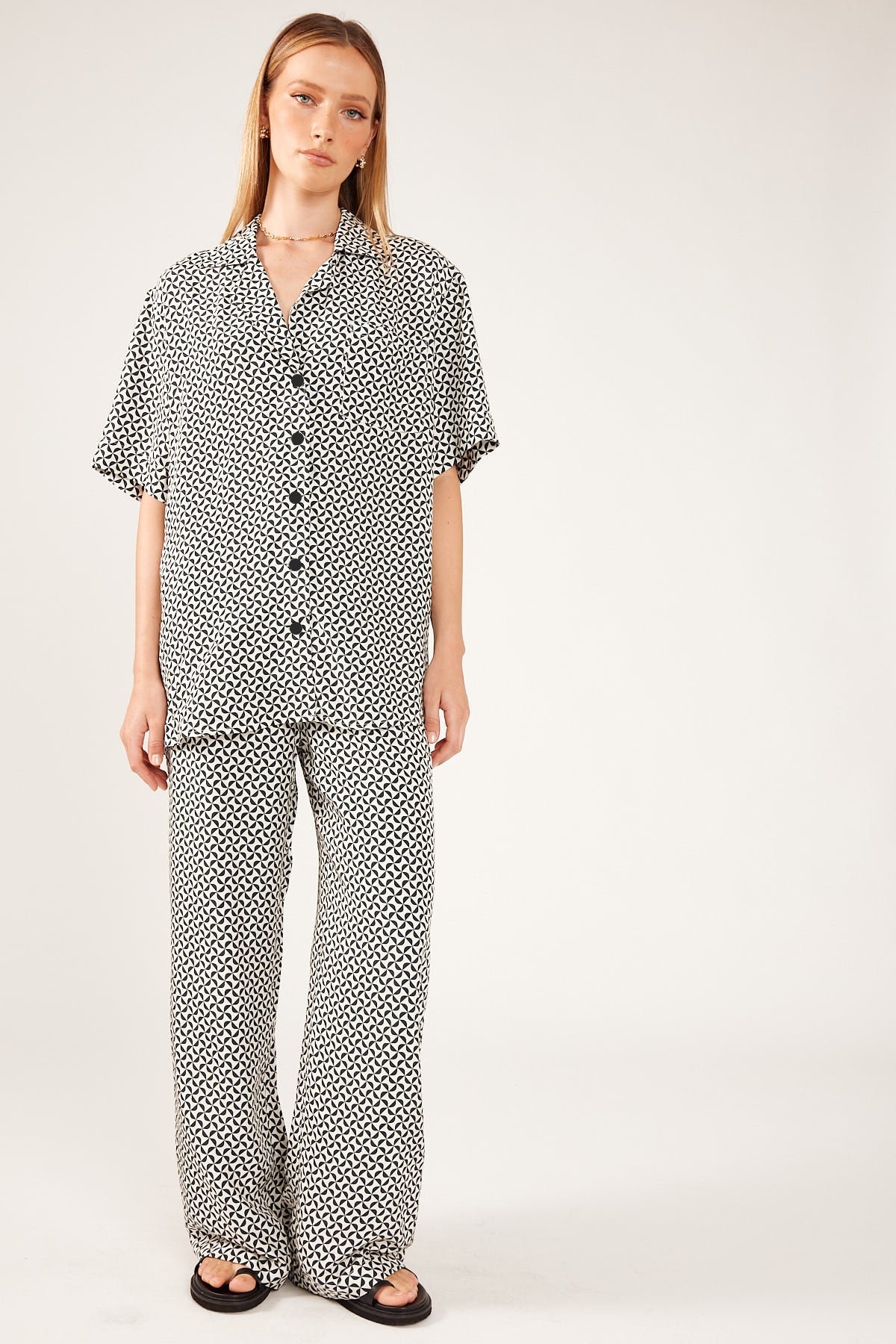Perfect Stranger GEO PATTERN PANT White Print