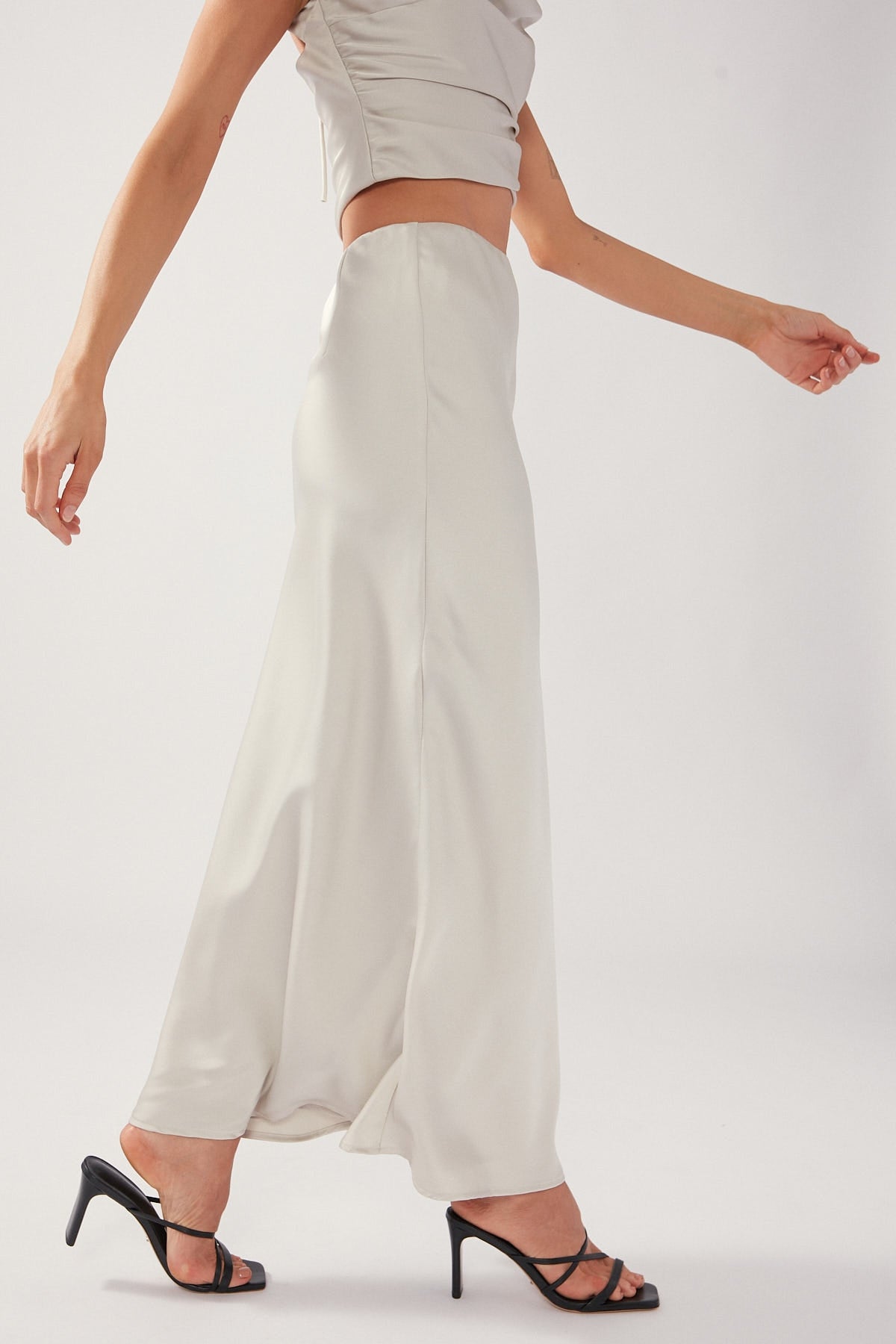 Perfect Stranger GLOSSY NIGHTS SATIN MIDI SKIRT Nude