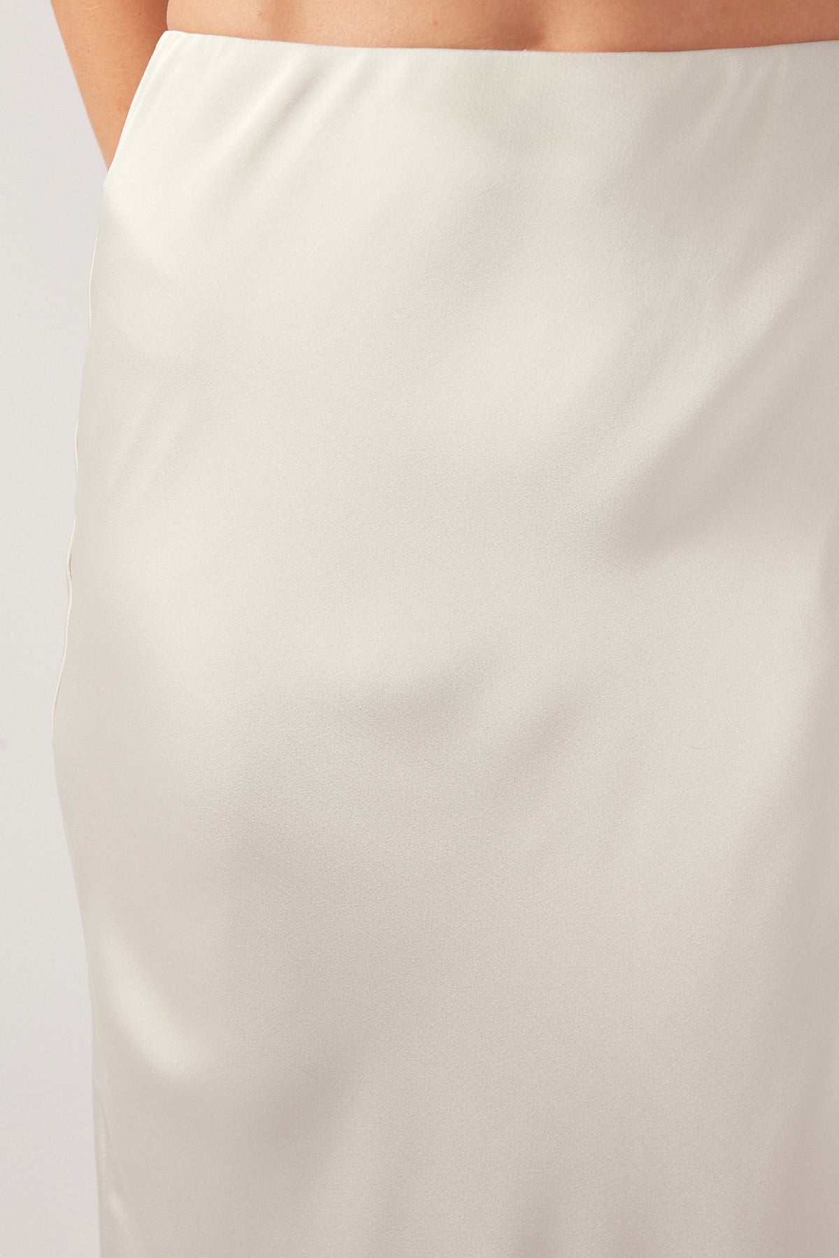 Perfect Stranger GLOSSY NIGHTS SATIN MIDI SKIRT Nude