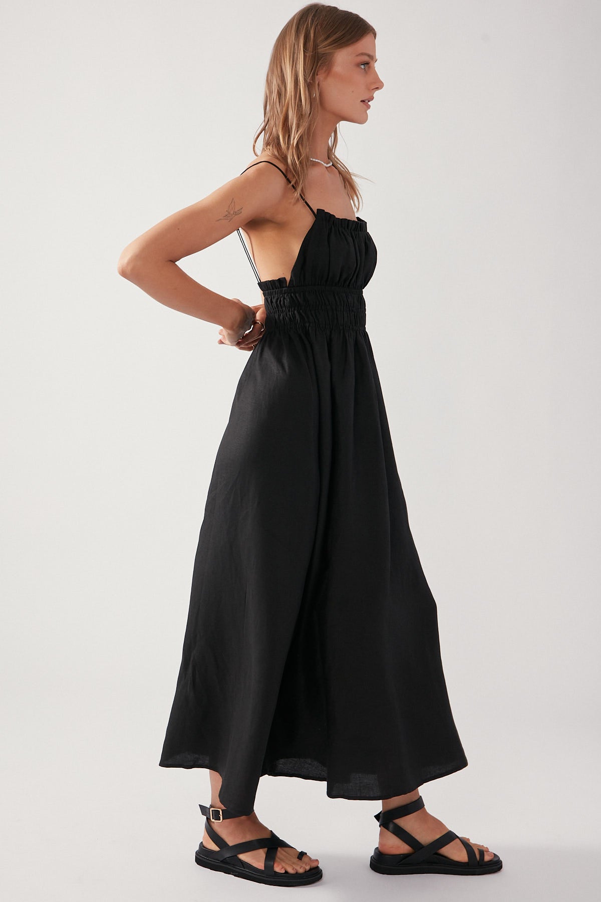 Perfect Stranger Verano Linen Blend Midi Dress Black