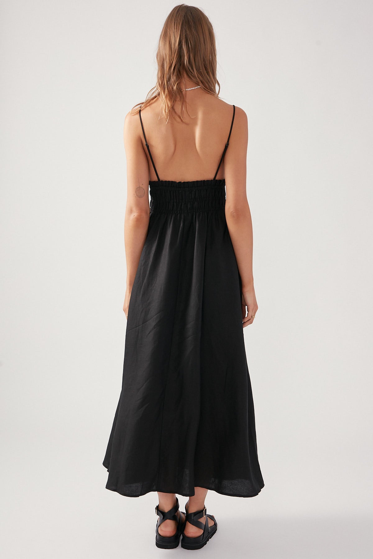 Perfect Stranger Verano Linen Blend Midi Dress Black