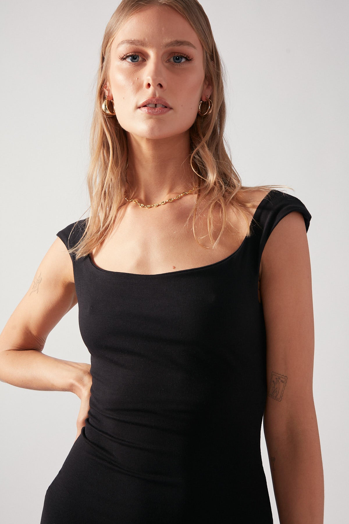Perfect Stranger Harlyn Cap Sleeve Maxi Dress Black