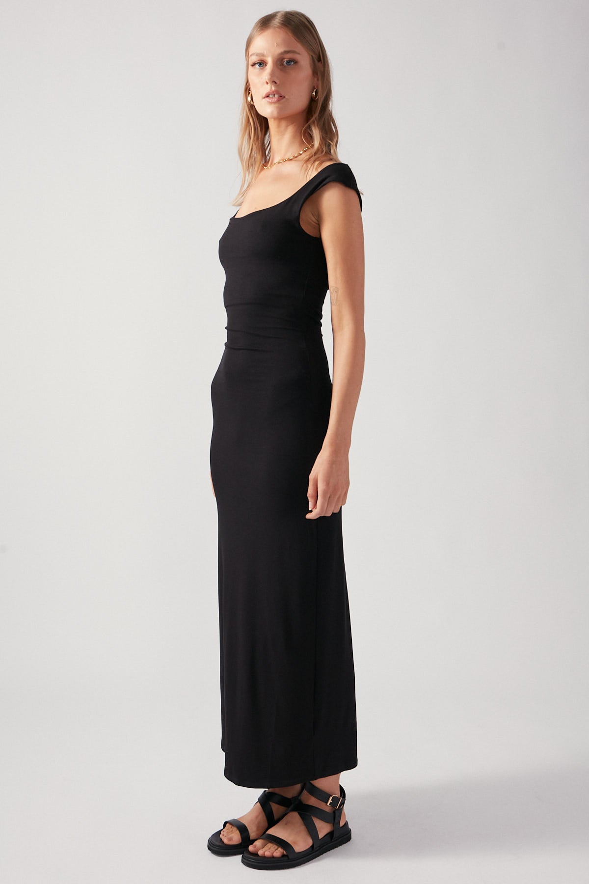 Perfect Stranger Harlyn Cap Sleeve Maxi Dress Black