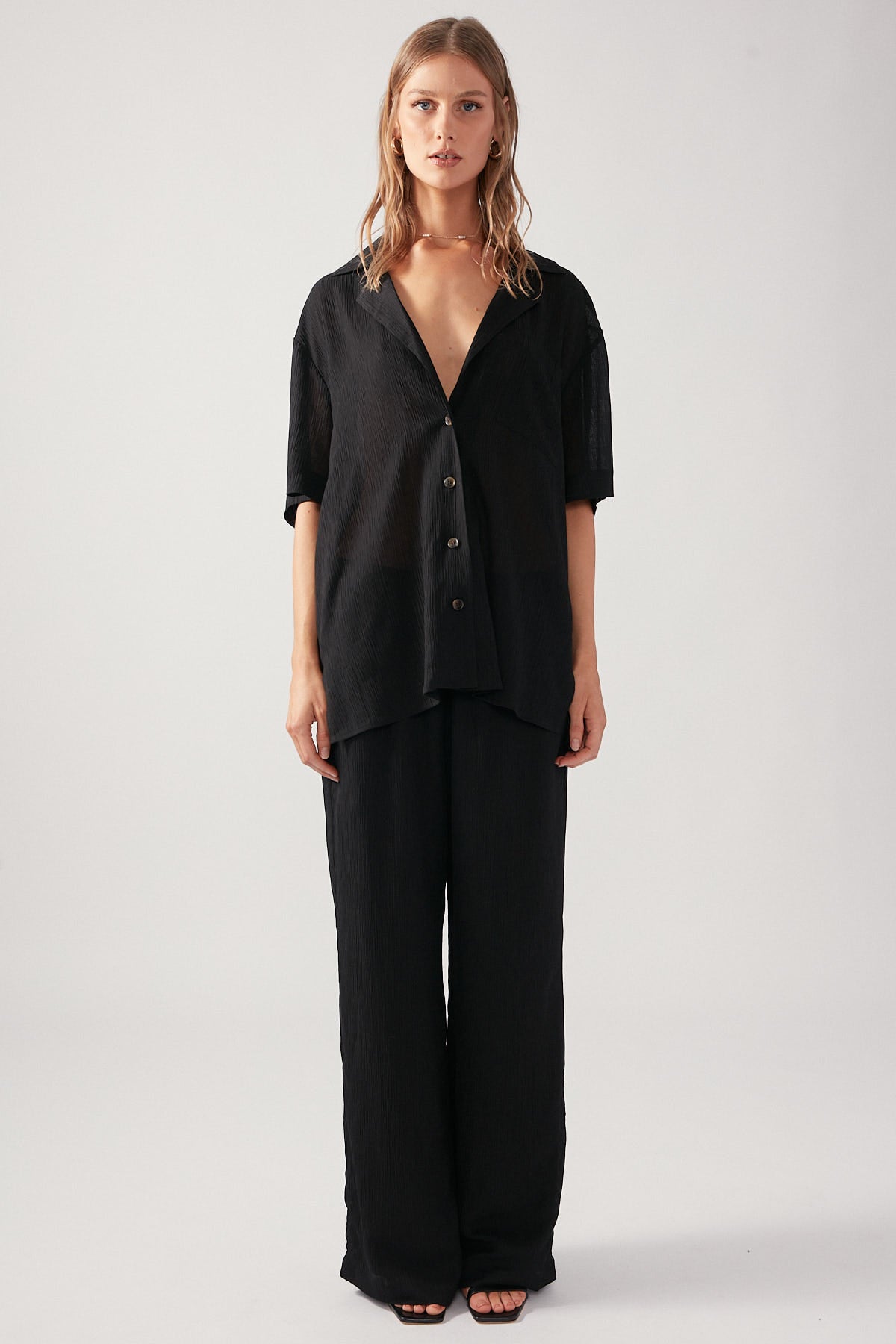 Perfect Stranger Textured Crinkle Pant Black