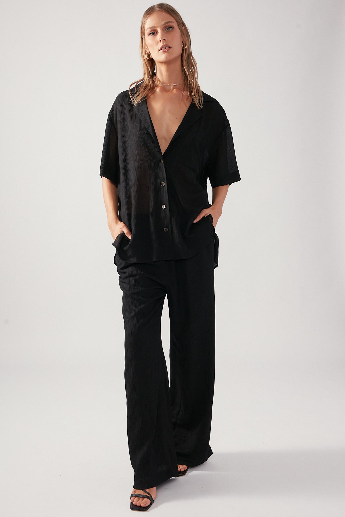 Perfect Stranger Textured Crinkle Pant Black
