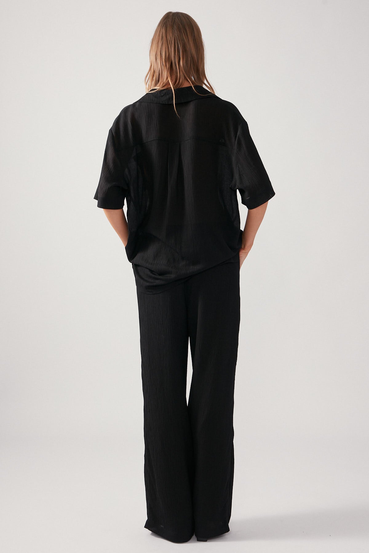 Perfect Stranger Textured Crinkle Pant Black