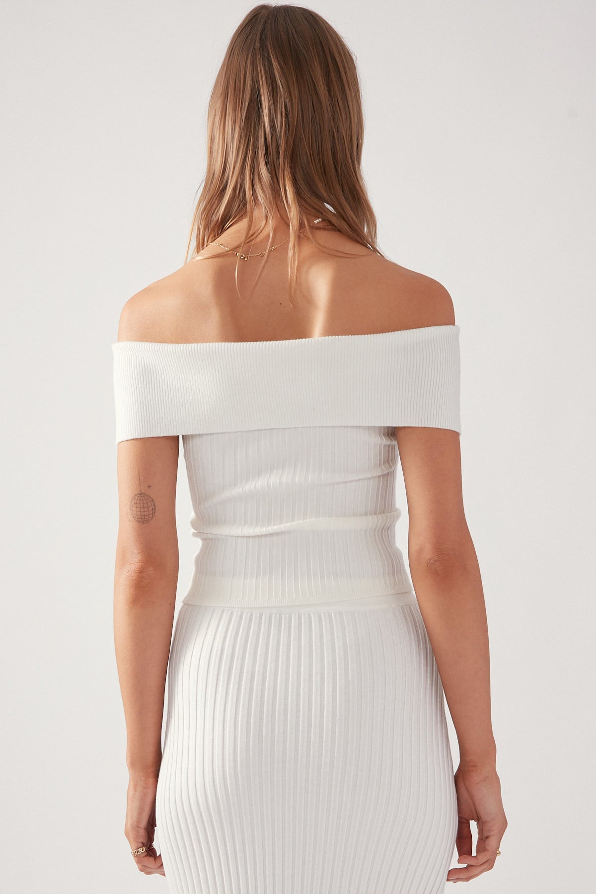 Perfect Stranger LINA OFF SHOULDER KNIT TOP White