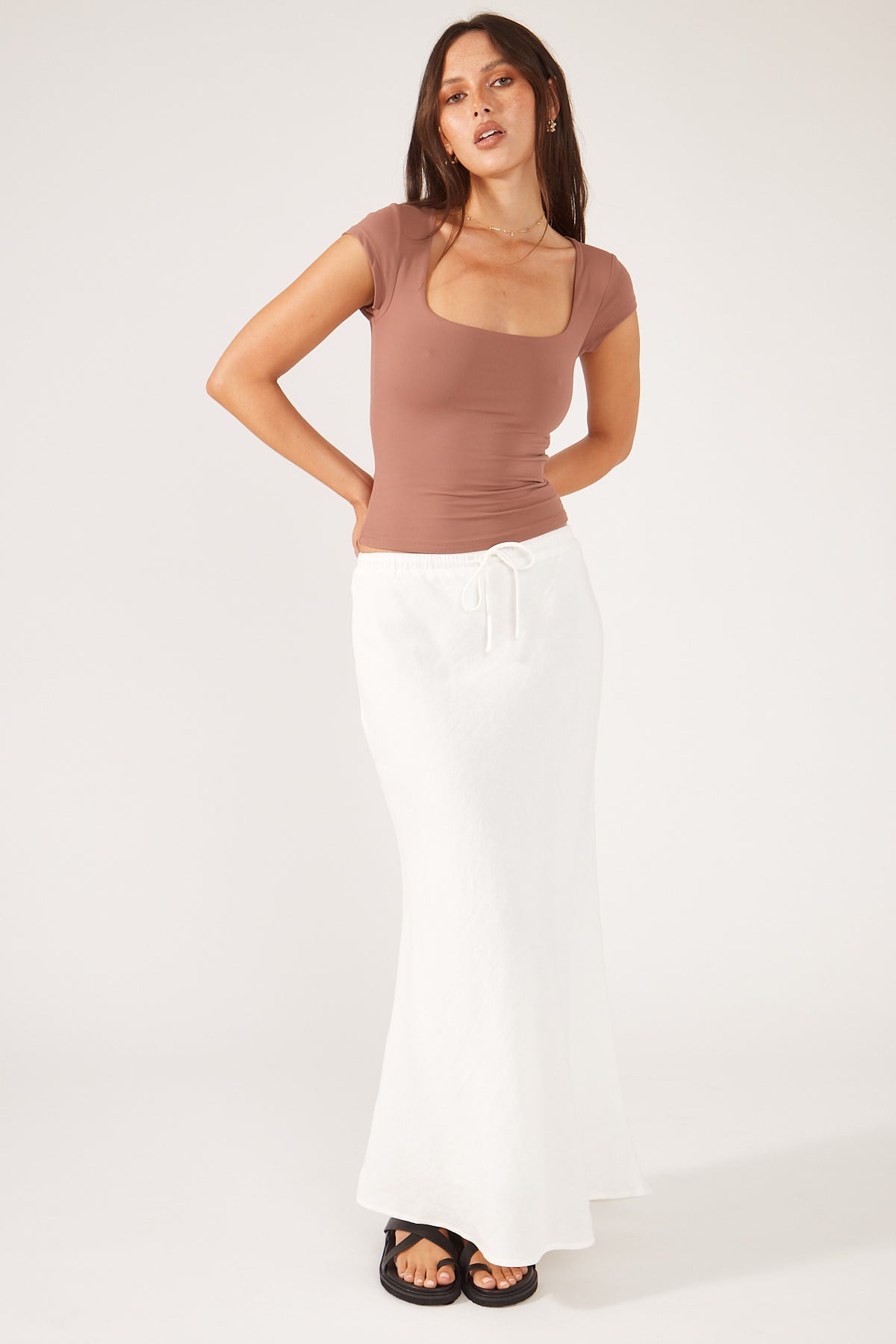 Perfect Stranger Scoop Neck Cap Sleeve Tee Caramel