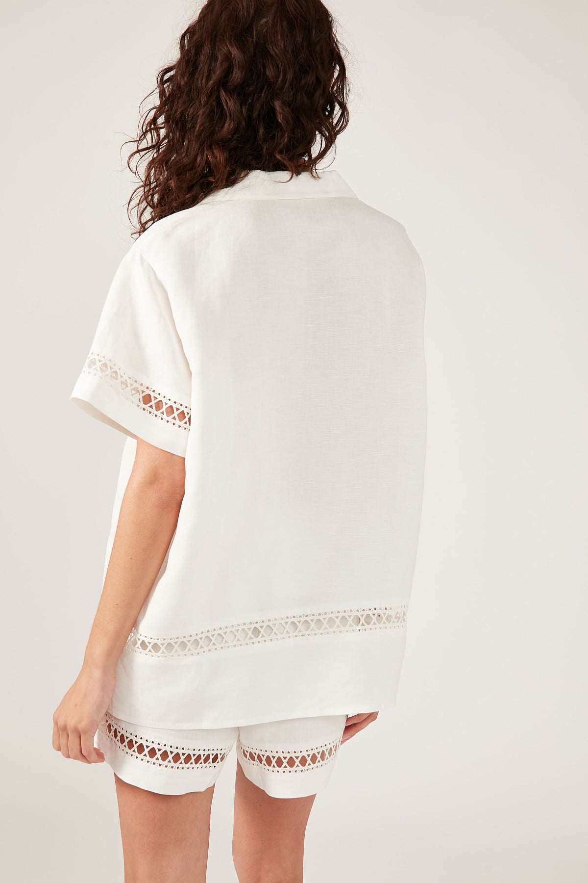 Perfect Stranger LOW TIDES SHORT SLEEVE LINEN SHIRT Cream