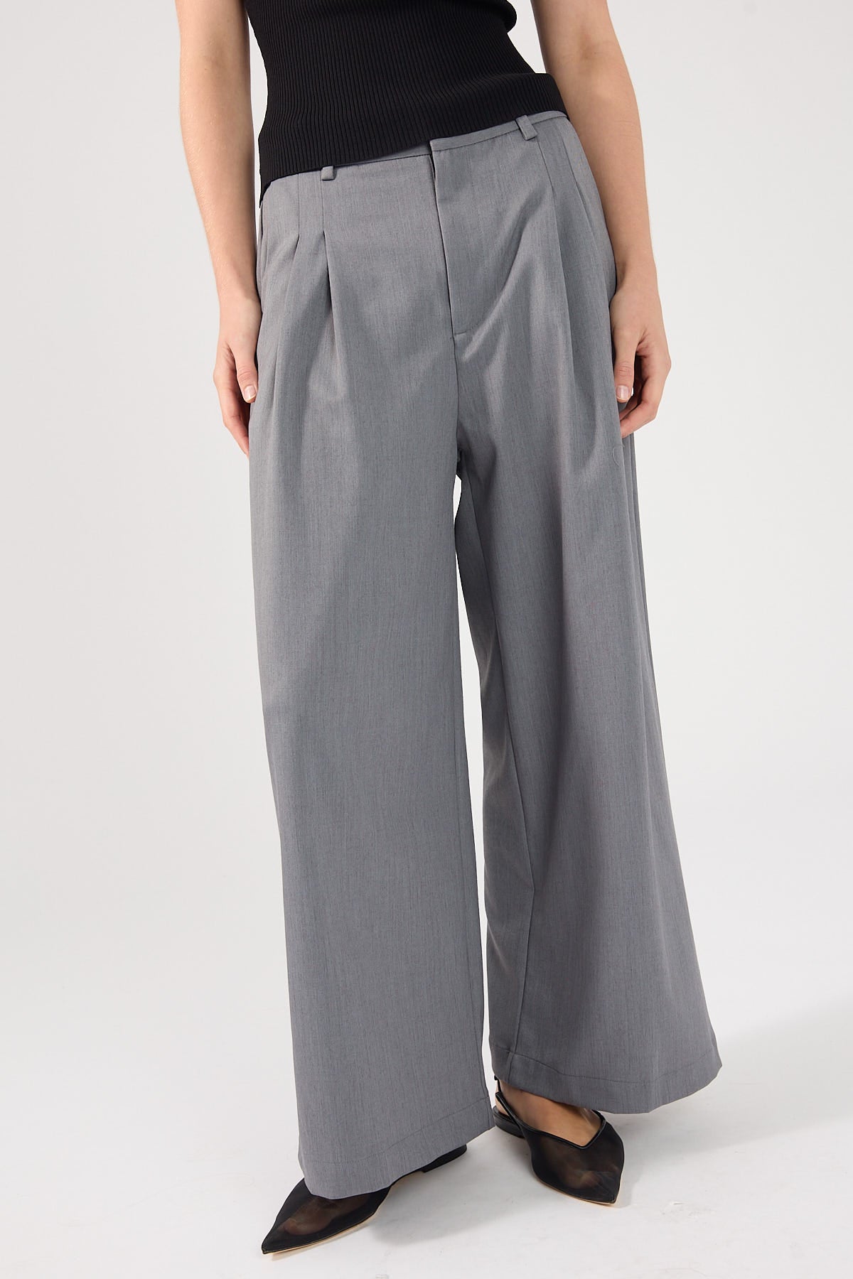 Perfect Stranger Winona Wide Leg Pleated Tailored Pant Grey
